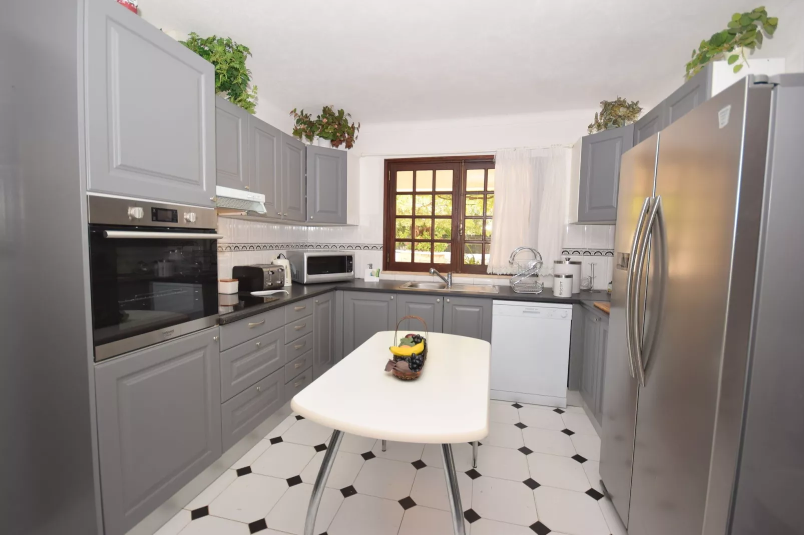 Vivenda Ferreiras-Kitchen
