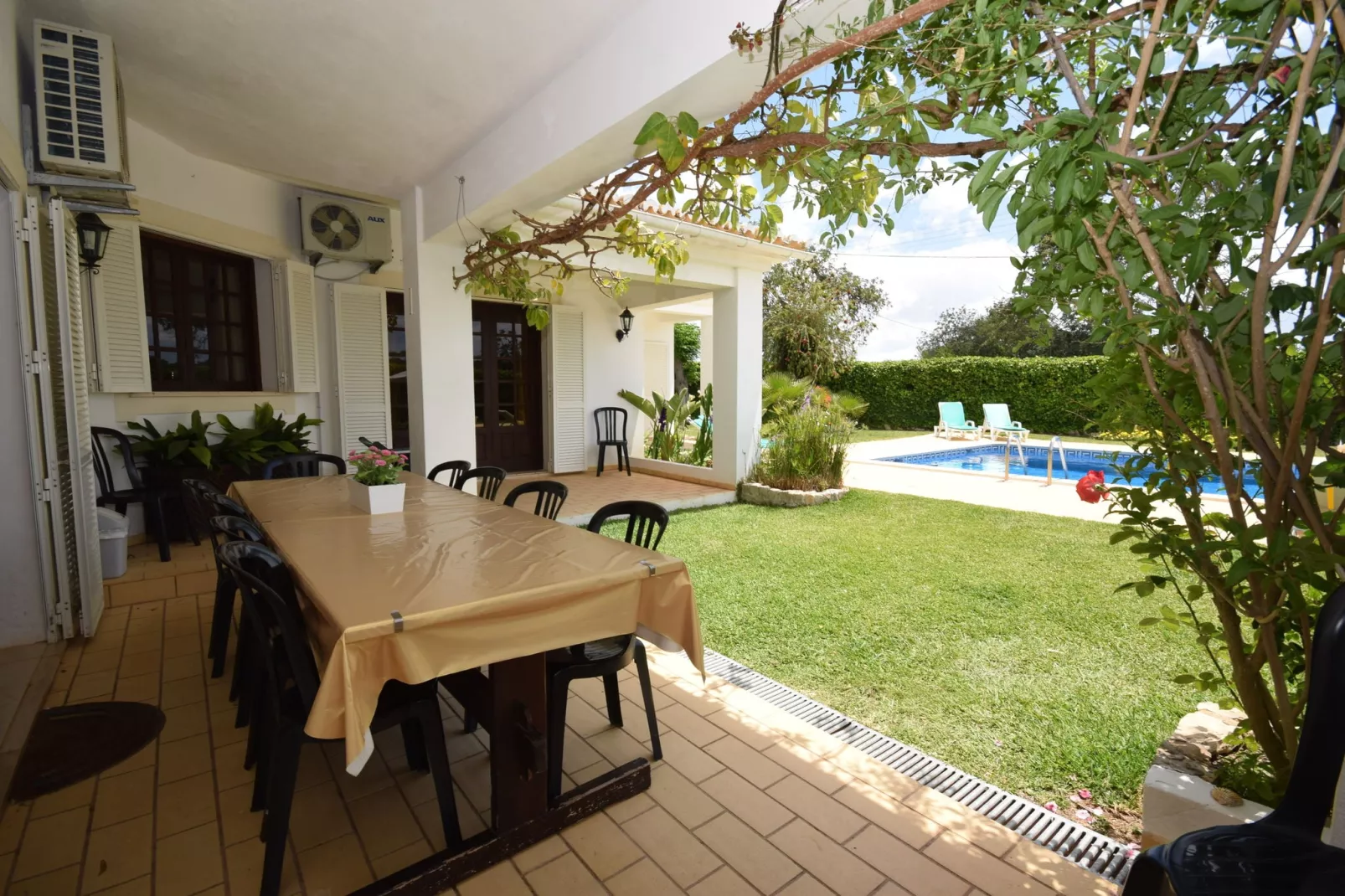 Vivenda Ferreiras-Terrace balcony