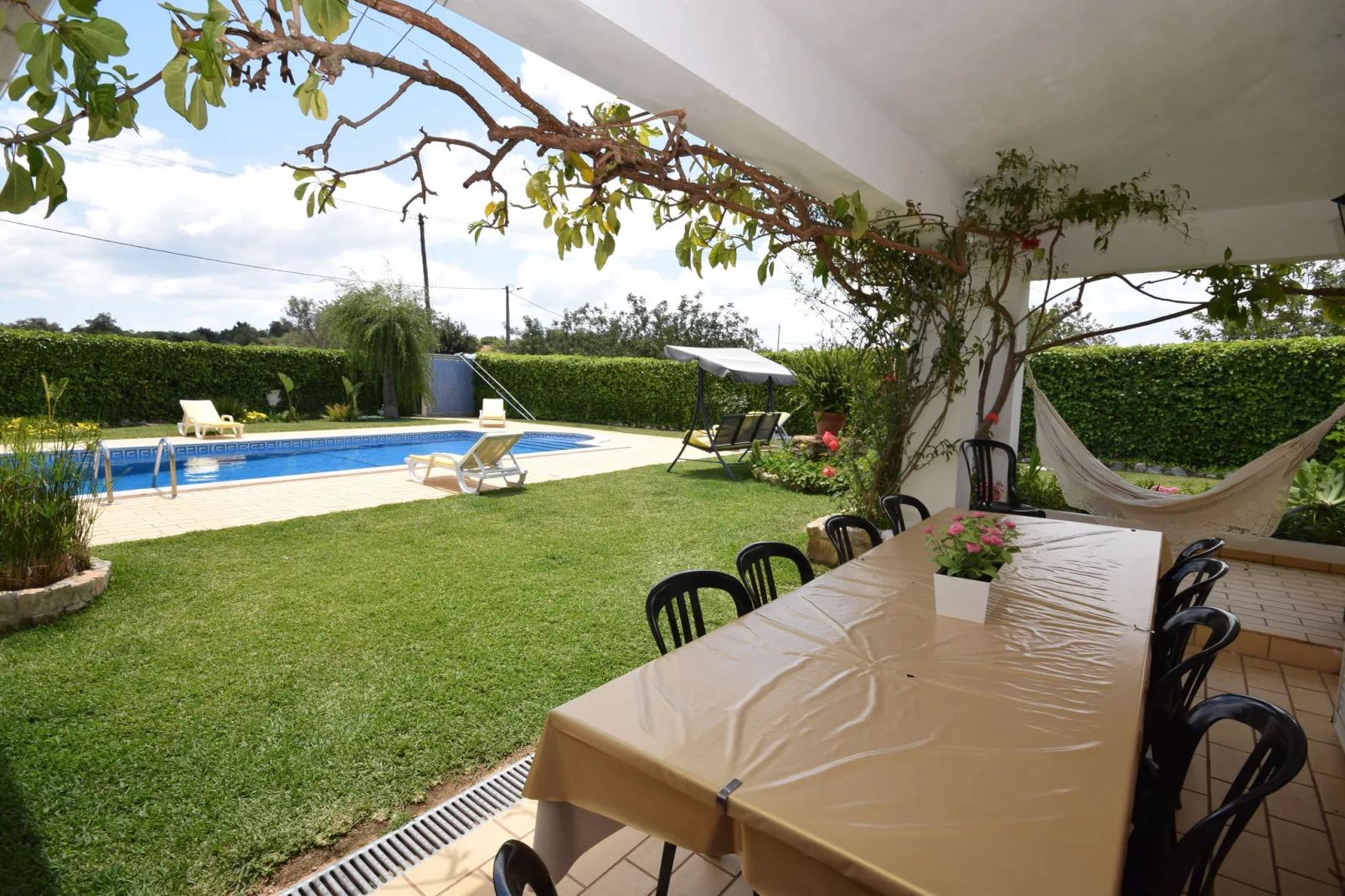 Vivenda Ferreiras-Terrace balcony
