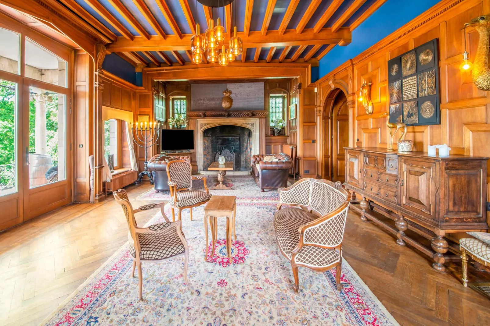 Le Chateau de Balmoral-Living room