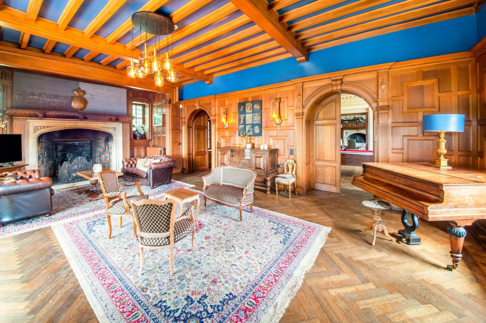 Le Chateau de Balmoral-Living room