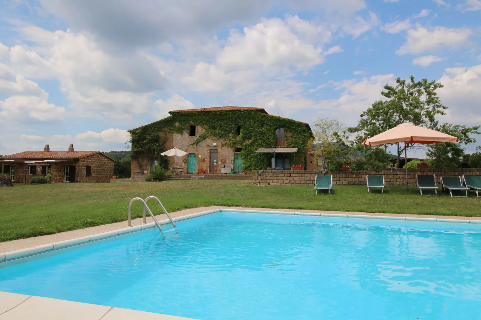 Sorano-Pool
