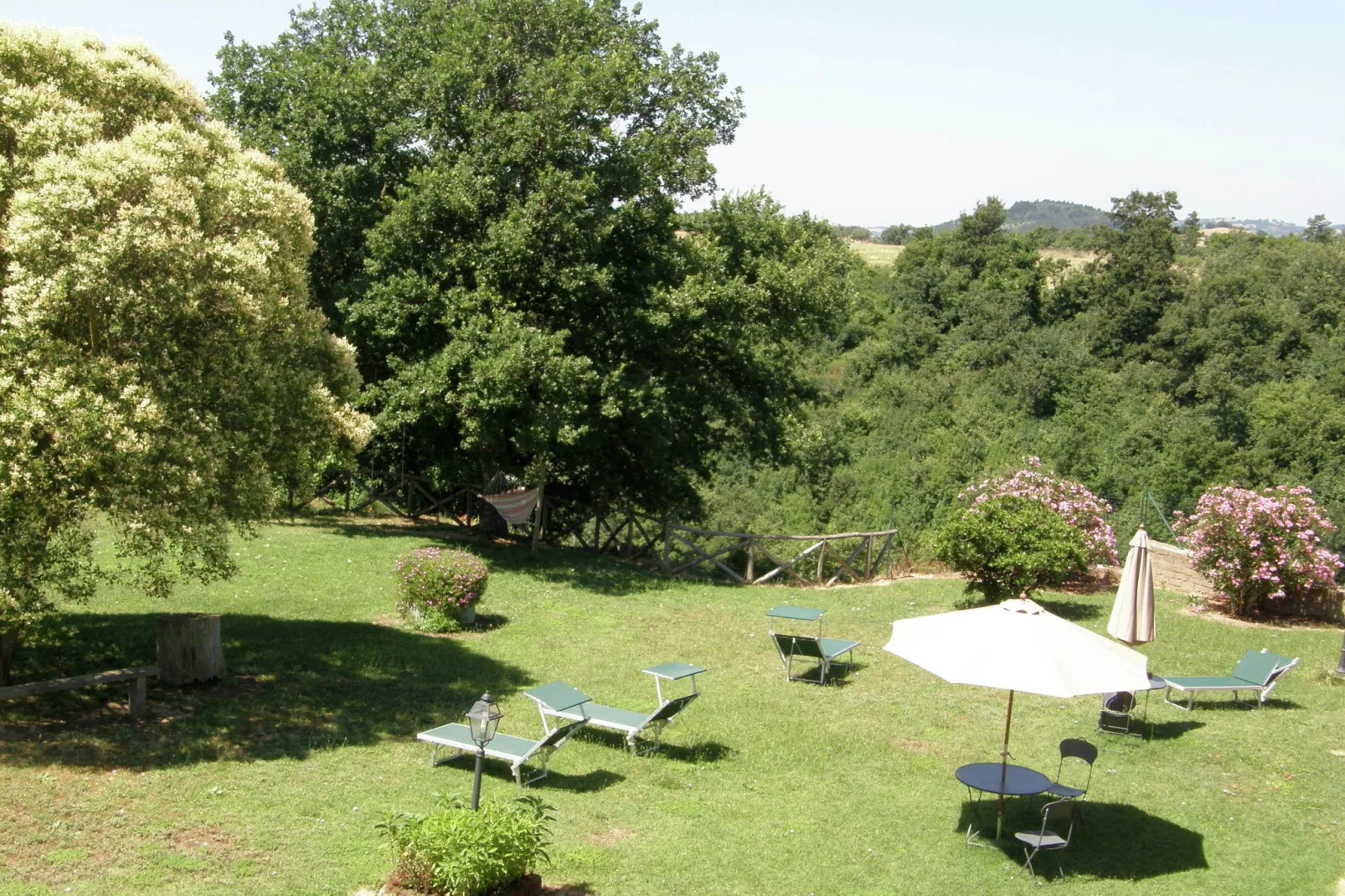 Sorano-Gardens summer
