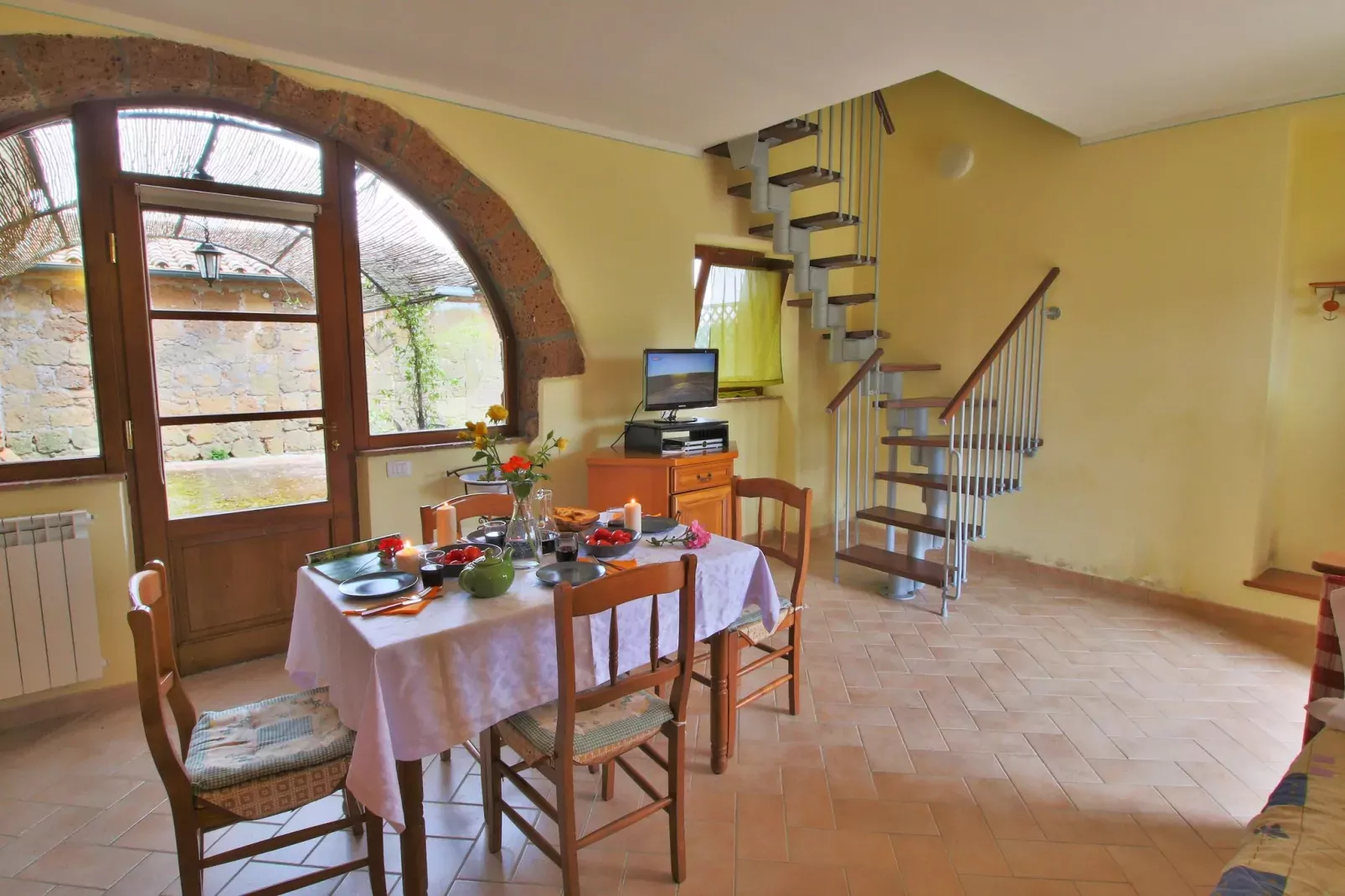 Piano-Dining room