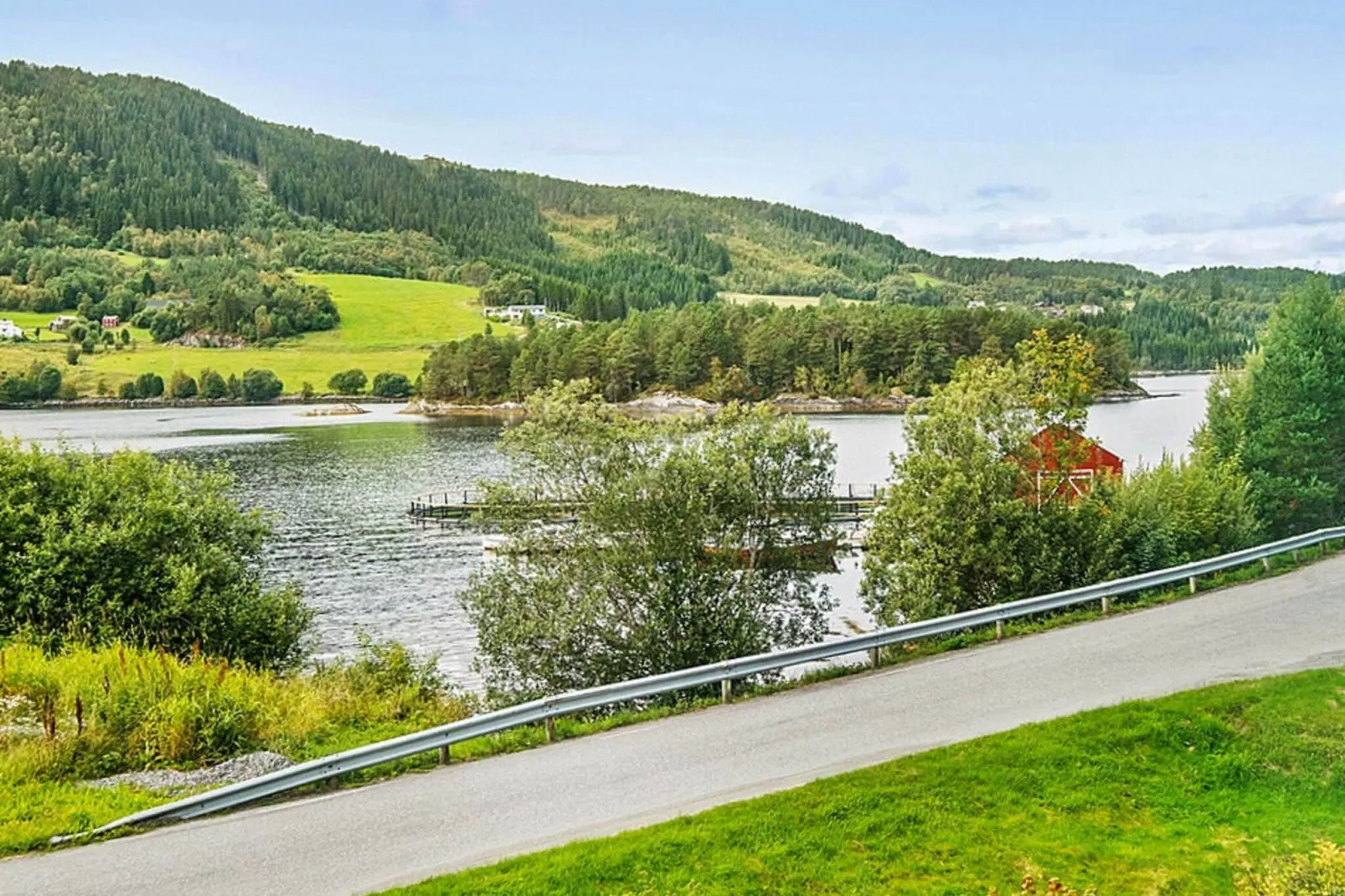 53381 VÅGLAND-Water view