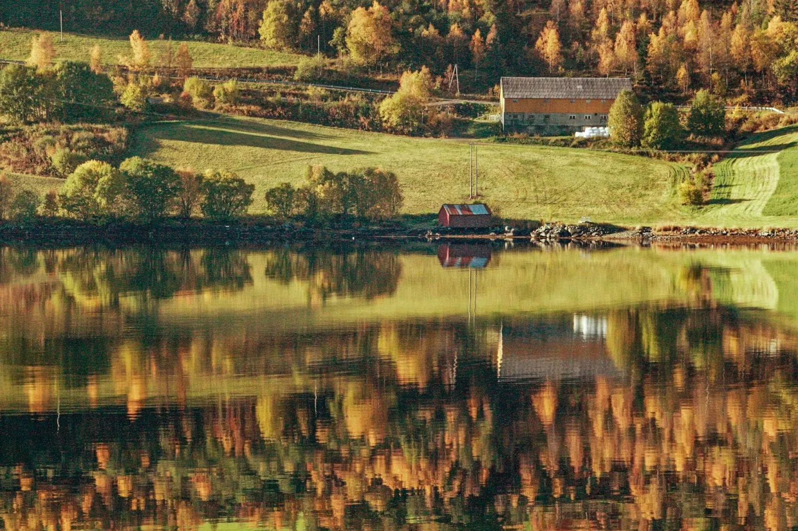 53381 VÅGLAND-Water view