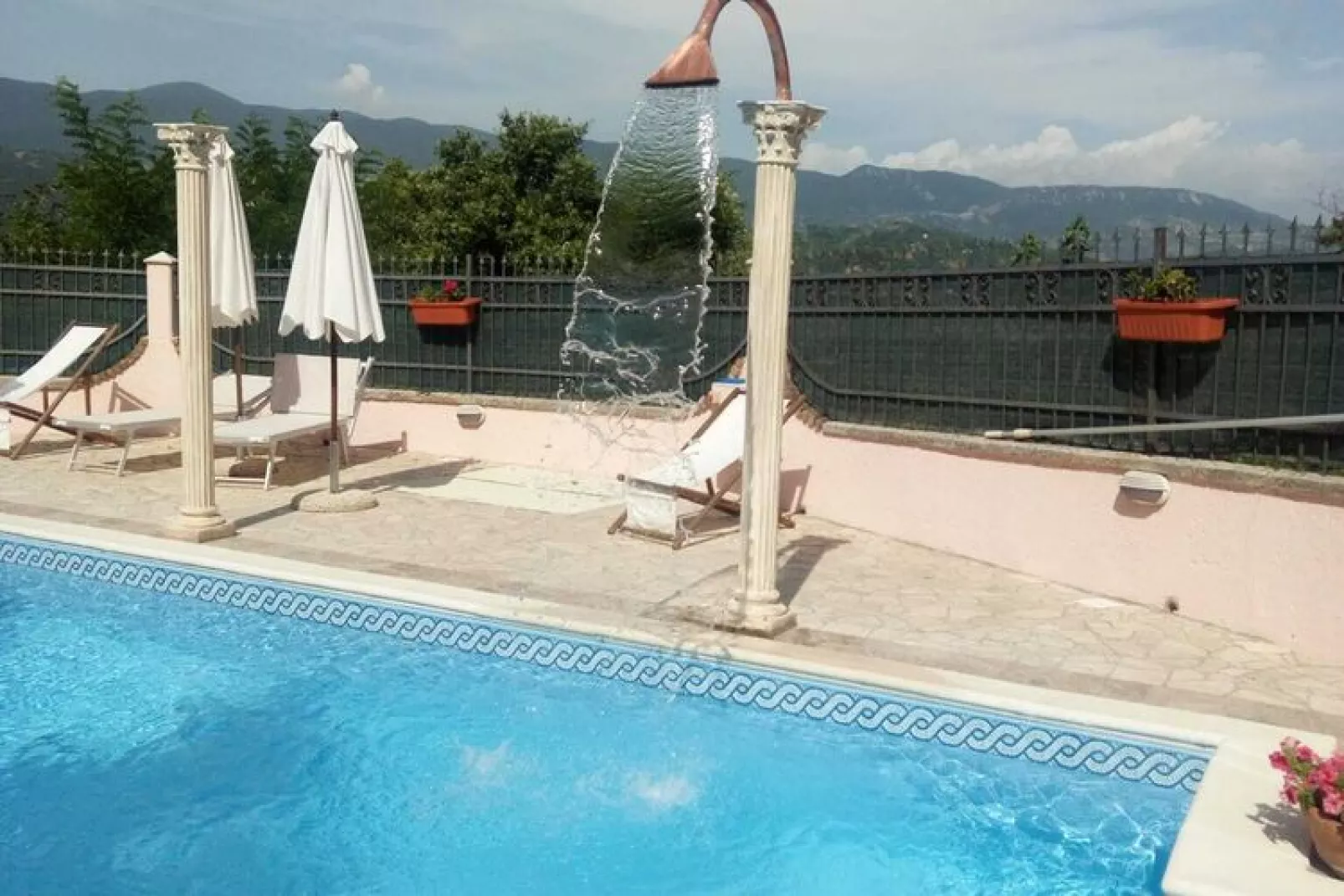 Appartamento in Villa con Giardino e Piscina-Pool