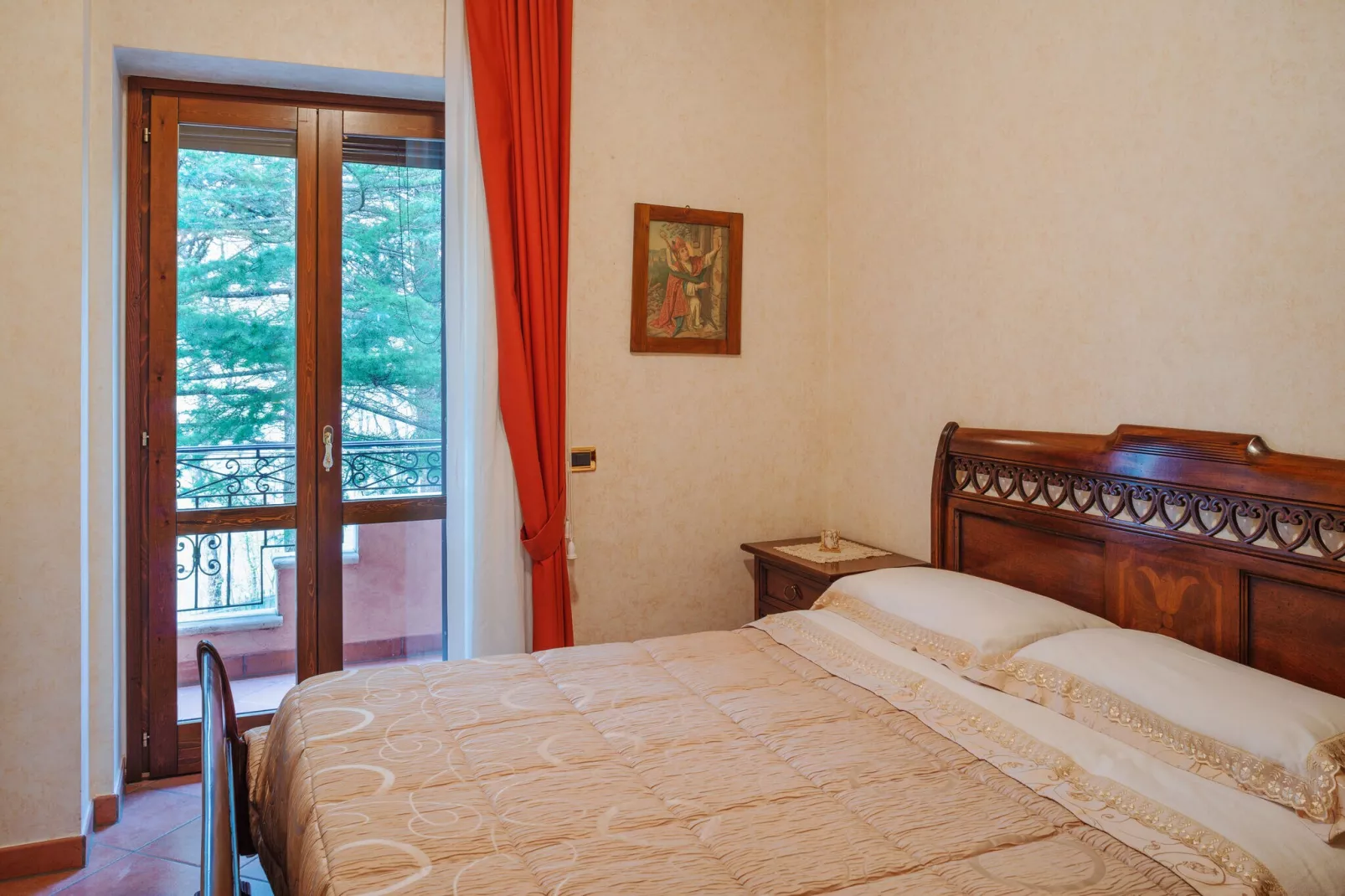 Appartamento in Villa con Giardino e Piscina-Bedroom