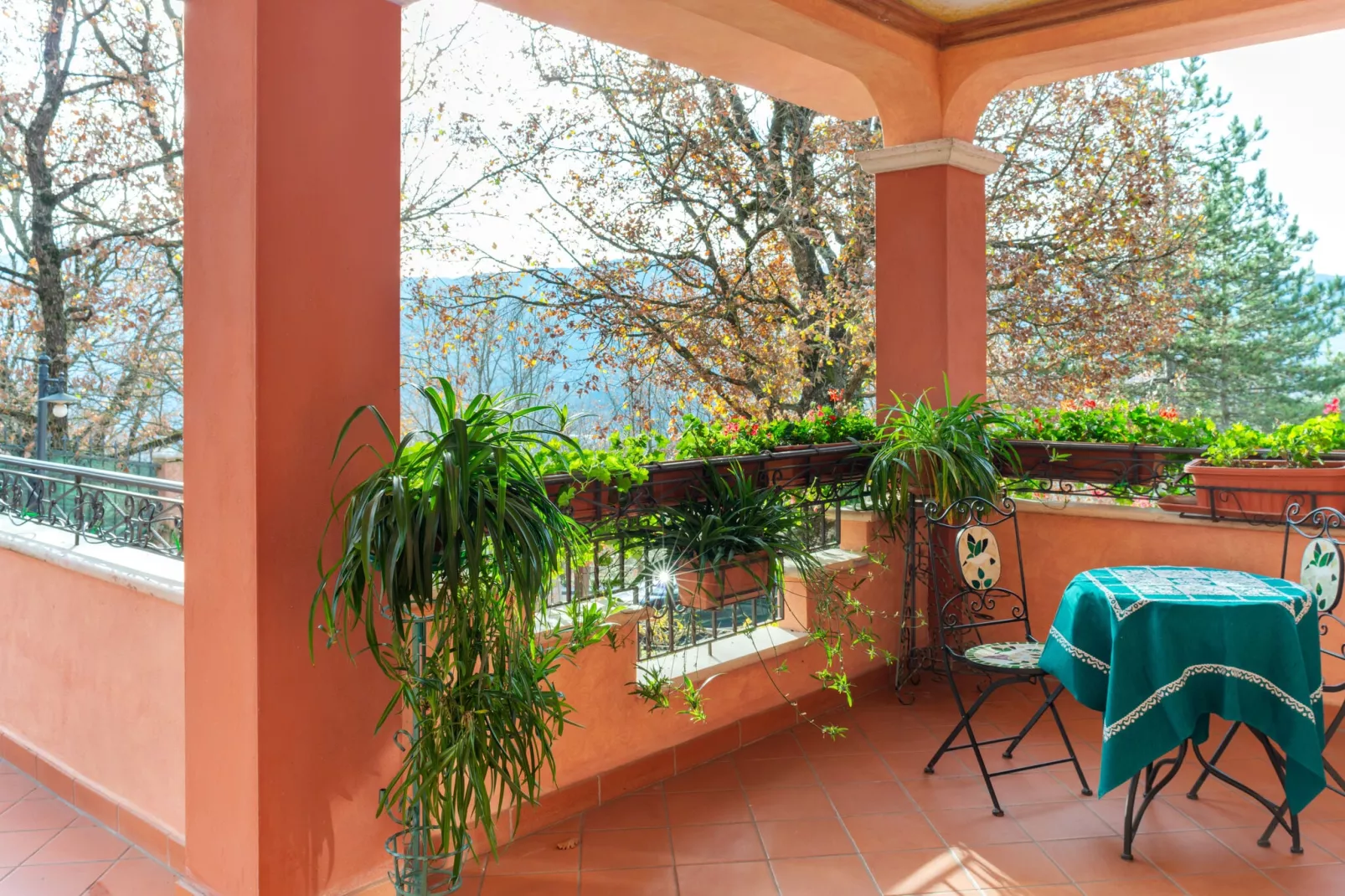 Appartamento in Villa con Giardino e Piscina-Terrace balcony