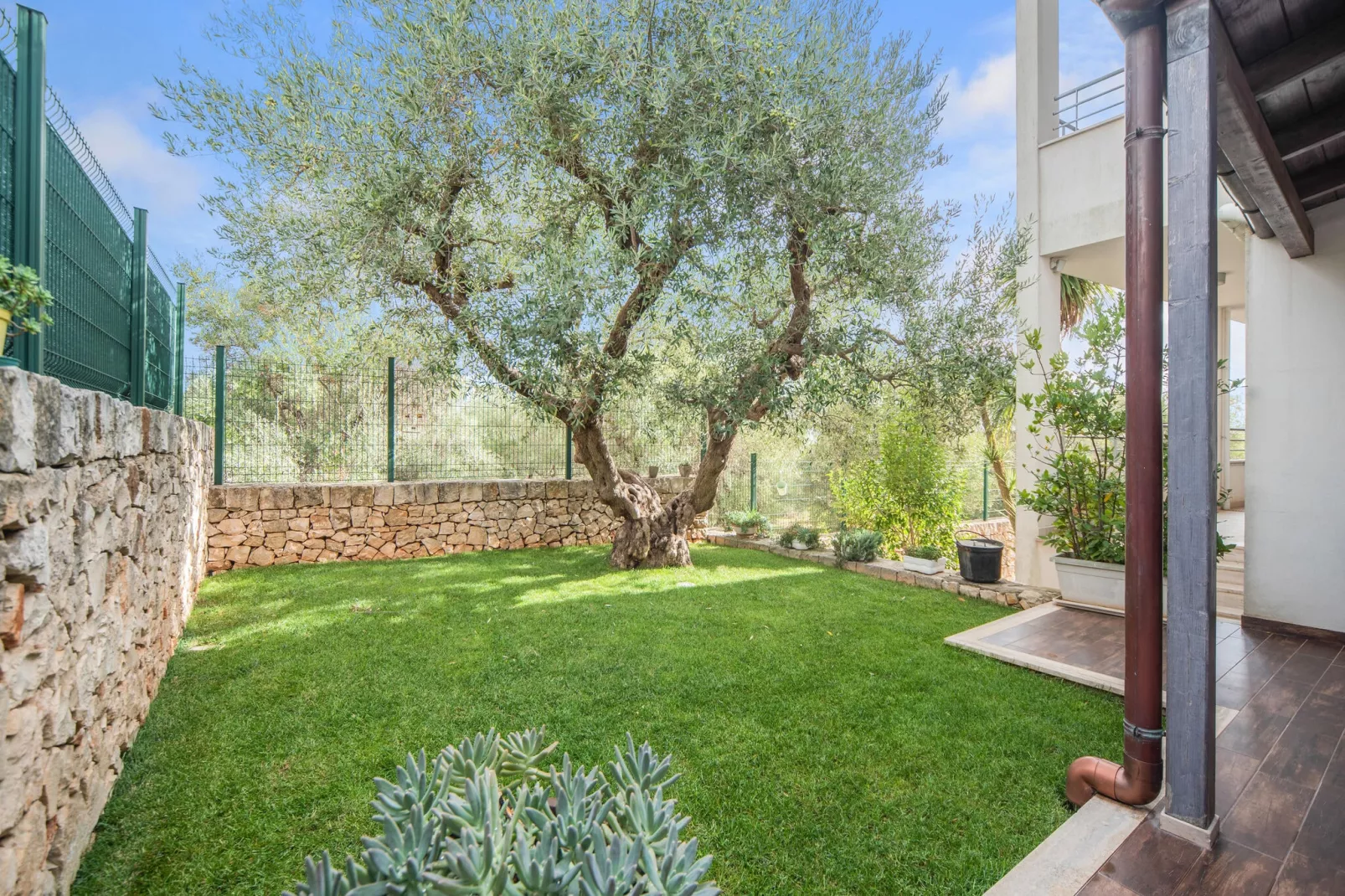 Trullo dell'Ulivo per Tre-Gardens summer