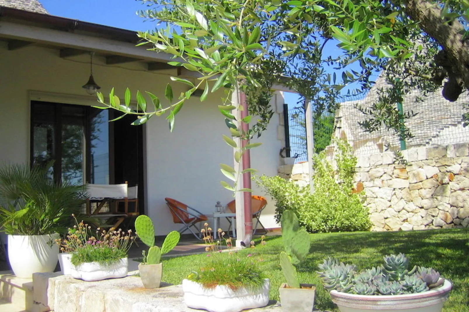 Trullo dell'Ulivo per Due-Gardens summer