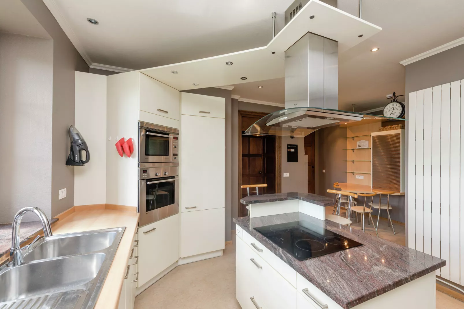 Le Chateau de Balmoral - 22 pers-Kitchen