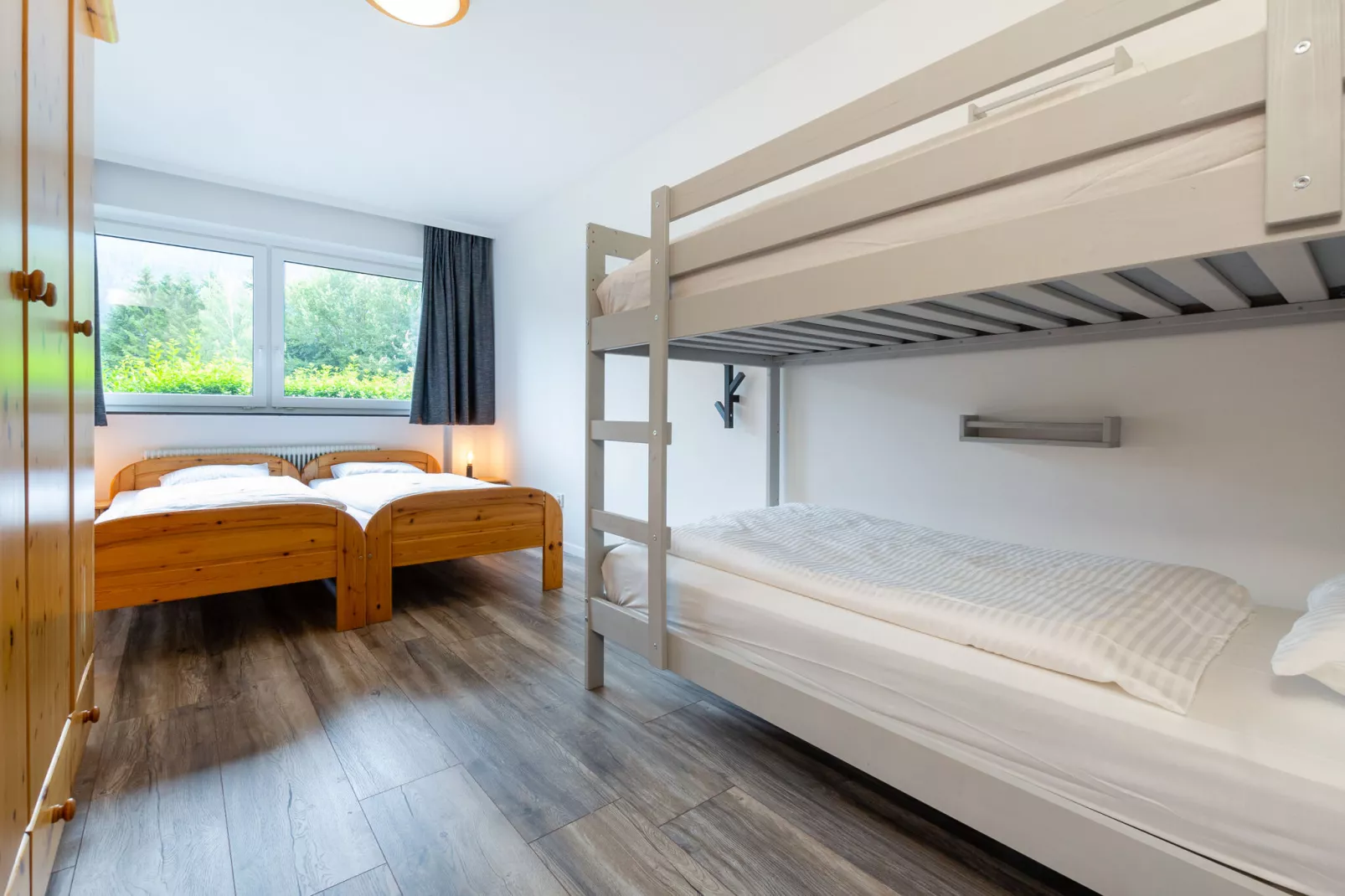 Lake Apartment Yunique-Bedroom