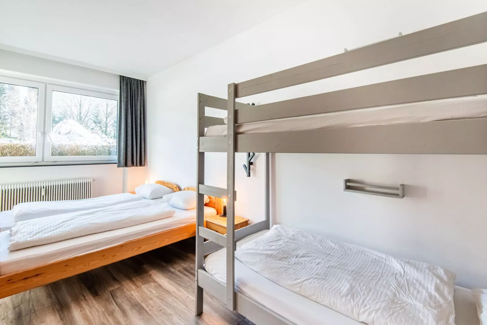 Lake Apartment Yunique-Bedroom