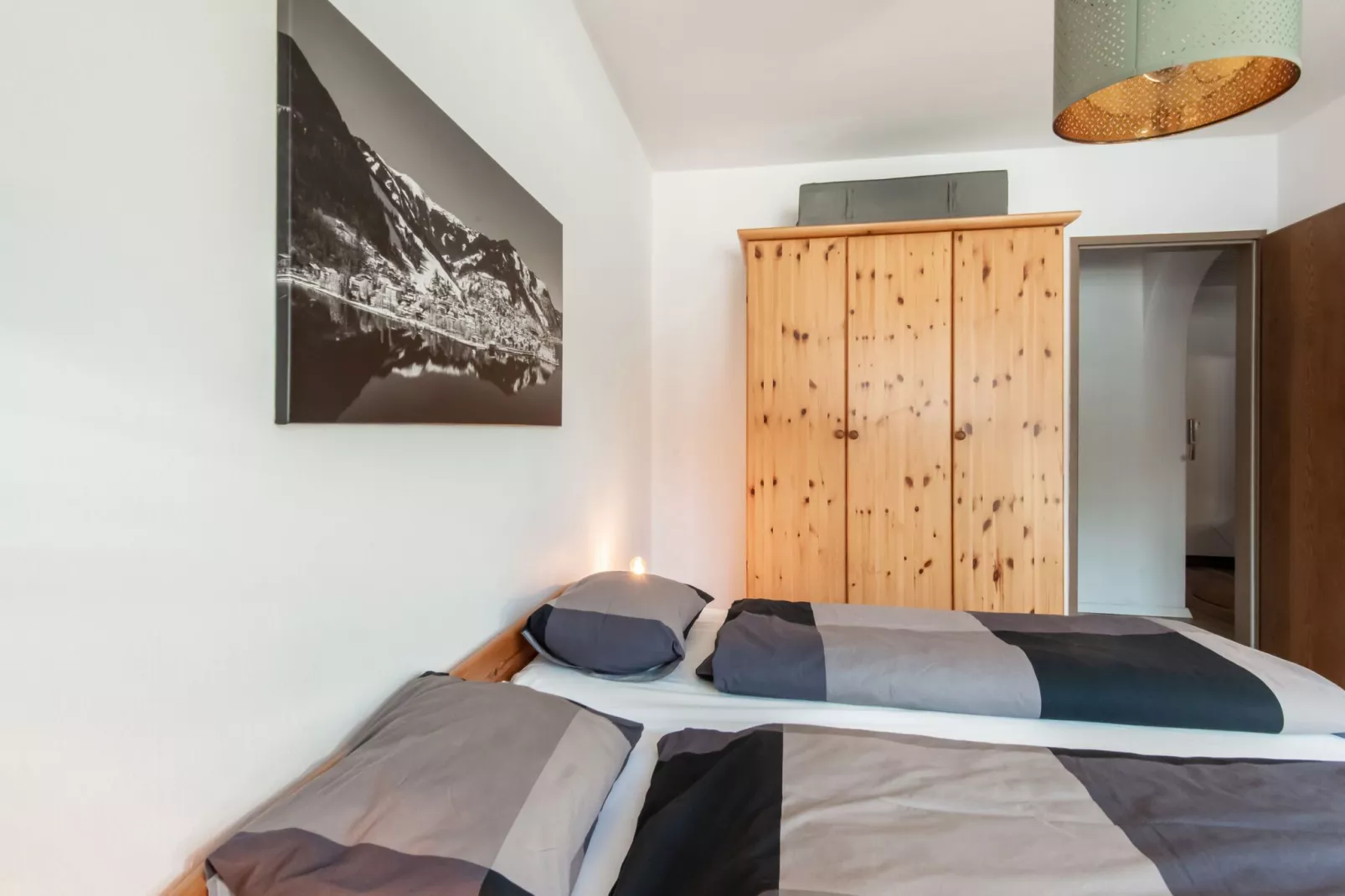 Lake Apartment Yunique-Bedroom
