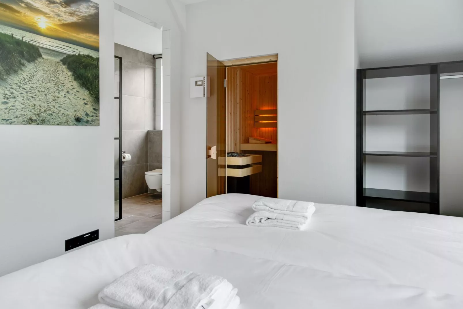 De Koog nr 2 - 6 pers woning de luxe-Bedroom