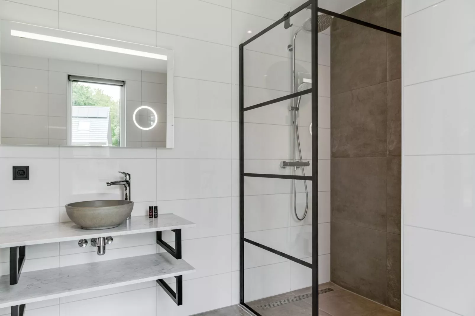 De Koog nr 2 - 6 pers woning de luxe-Bathroom