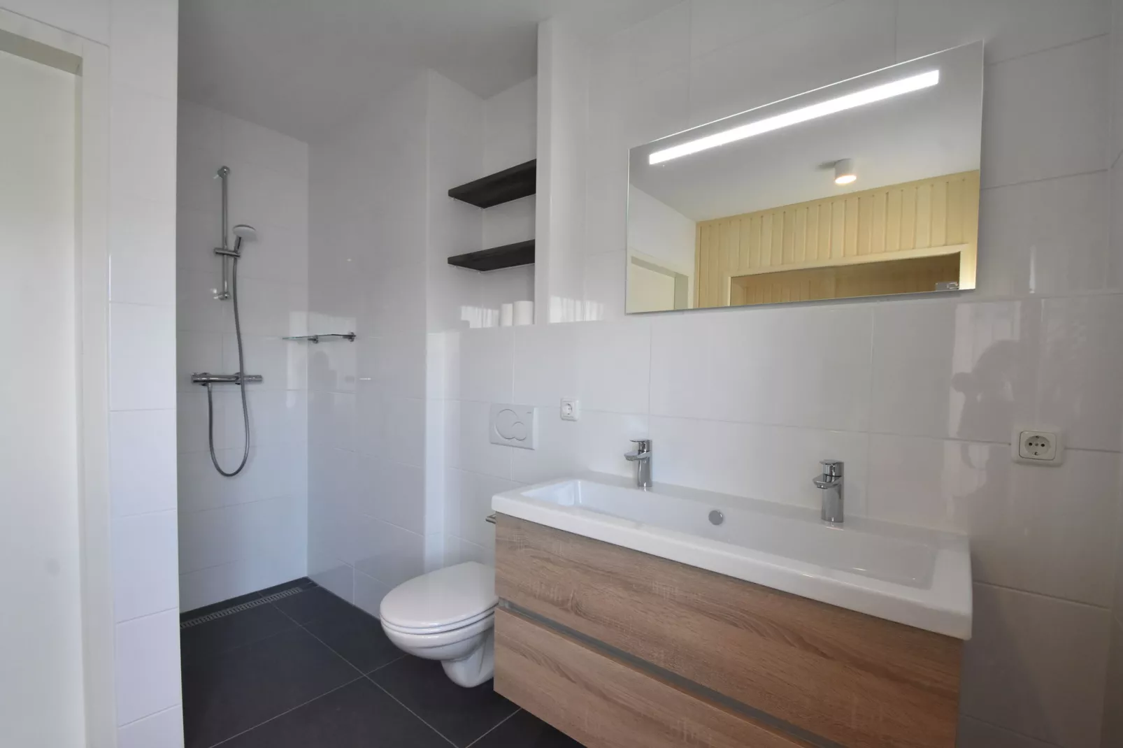 Villa Sunshine Harderwijk 234-Bathroom