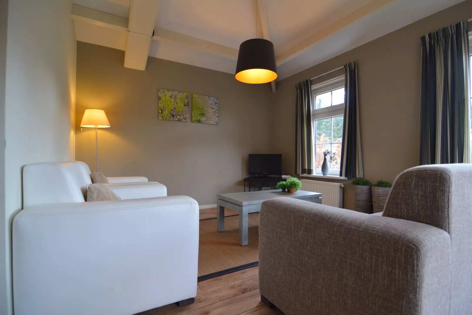 Twentie-Living room