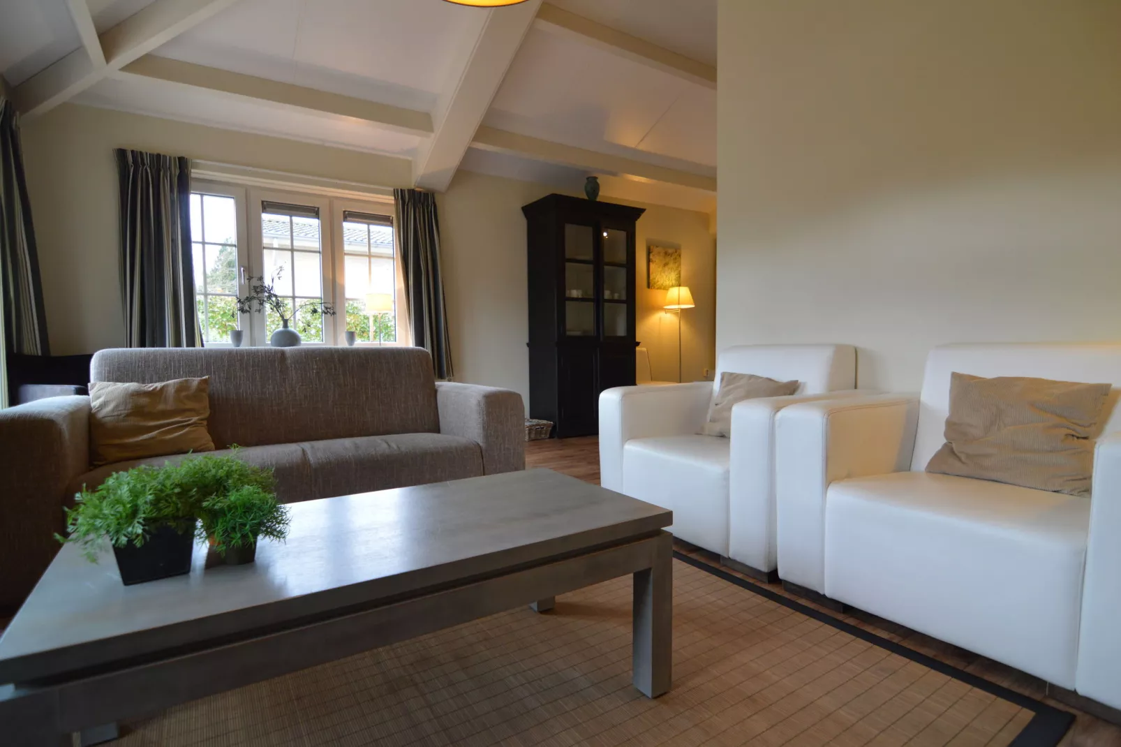 Twentie-Living room