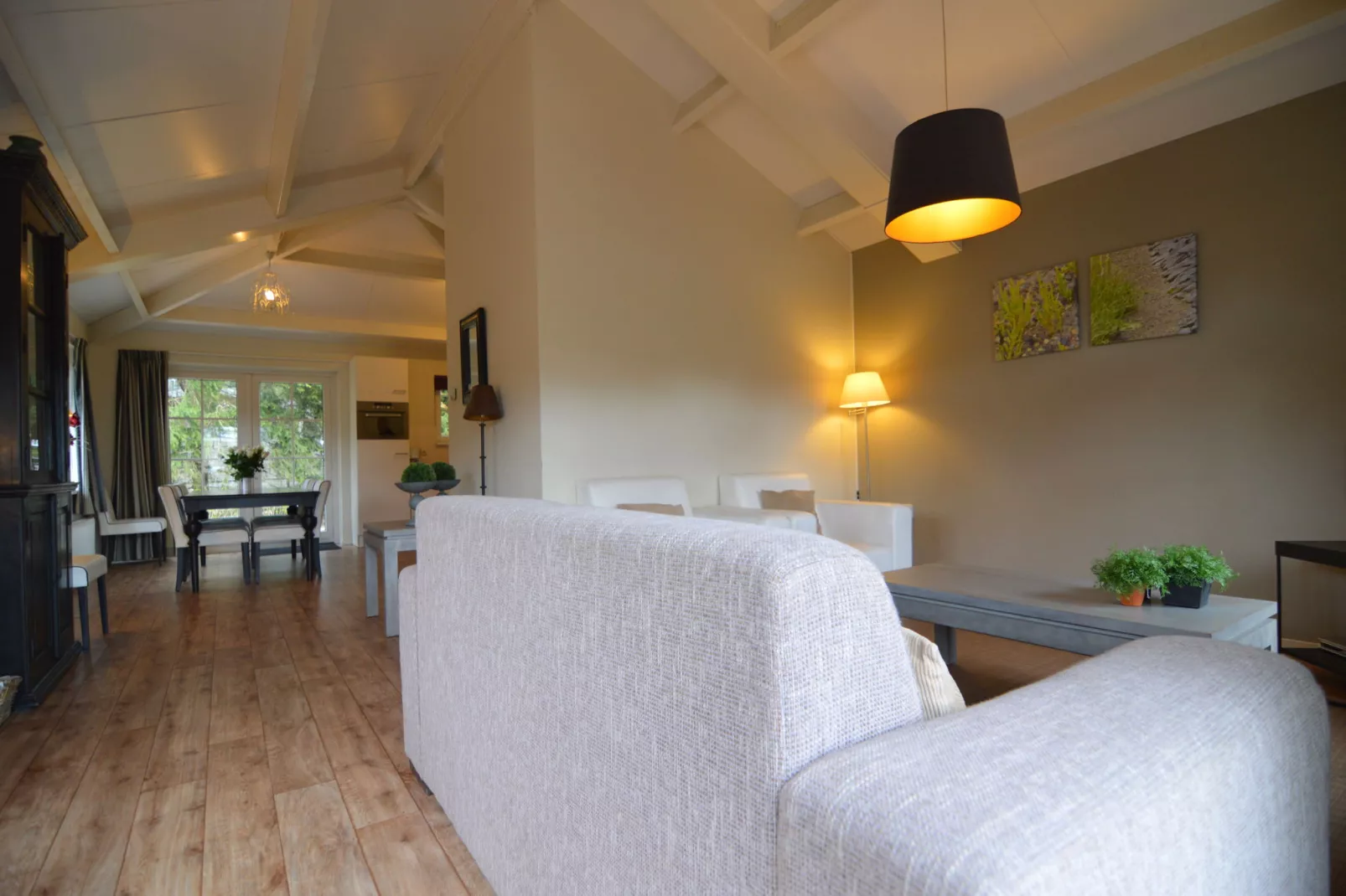 Twentie-Living room