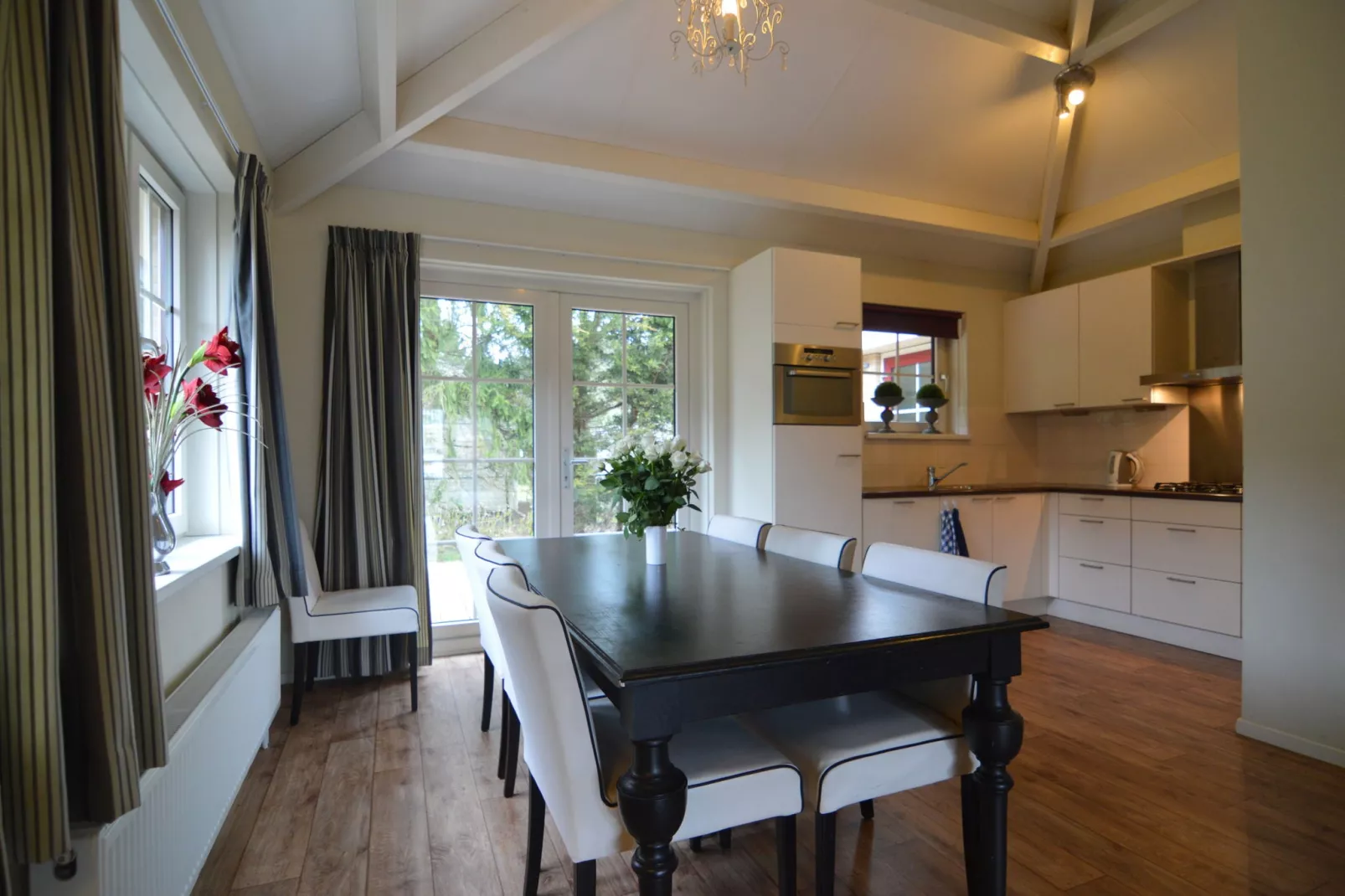 Twentie-Dining room