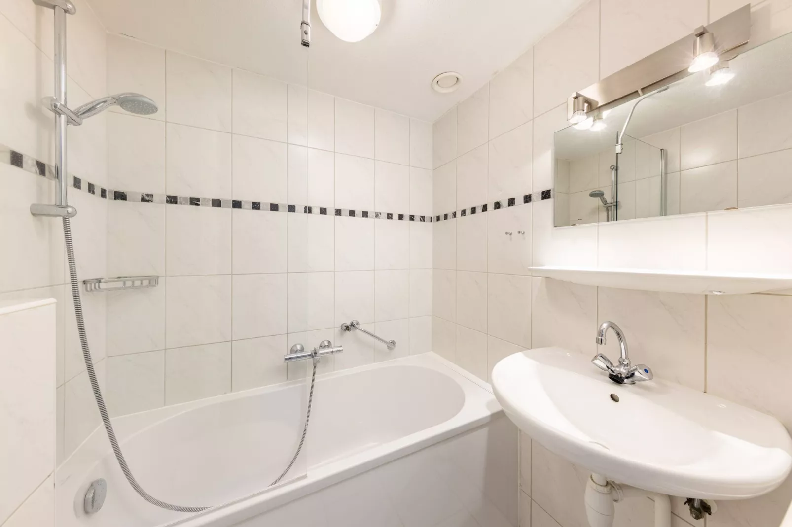 De Veluwse Hoevegaerde 2-Bathroom