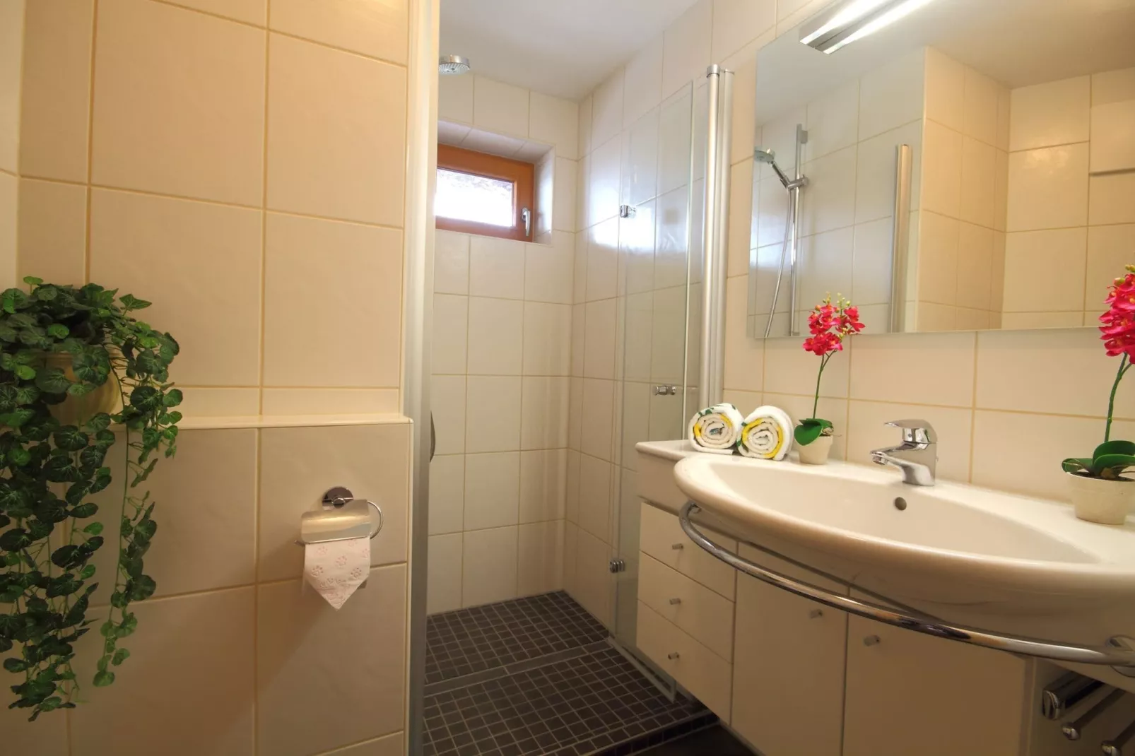 Mary-Bathroom