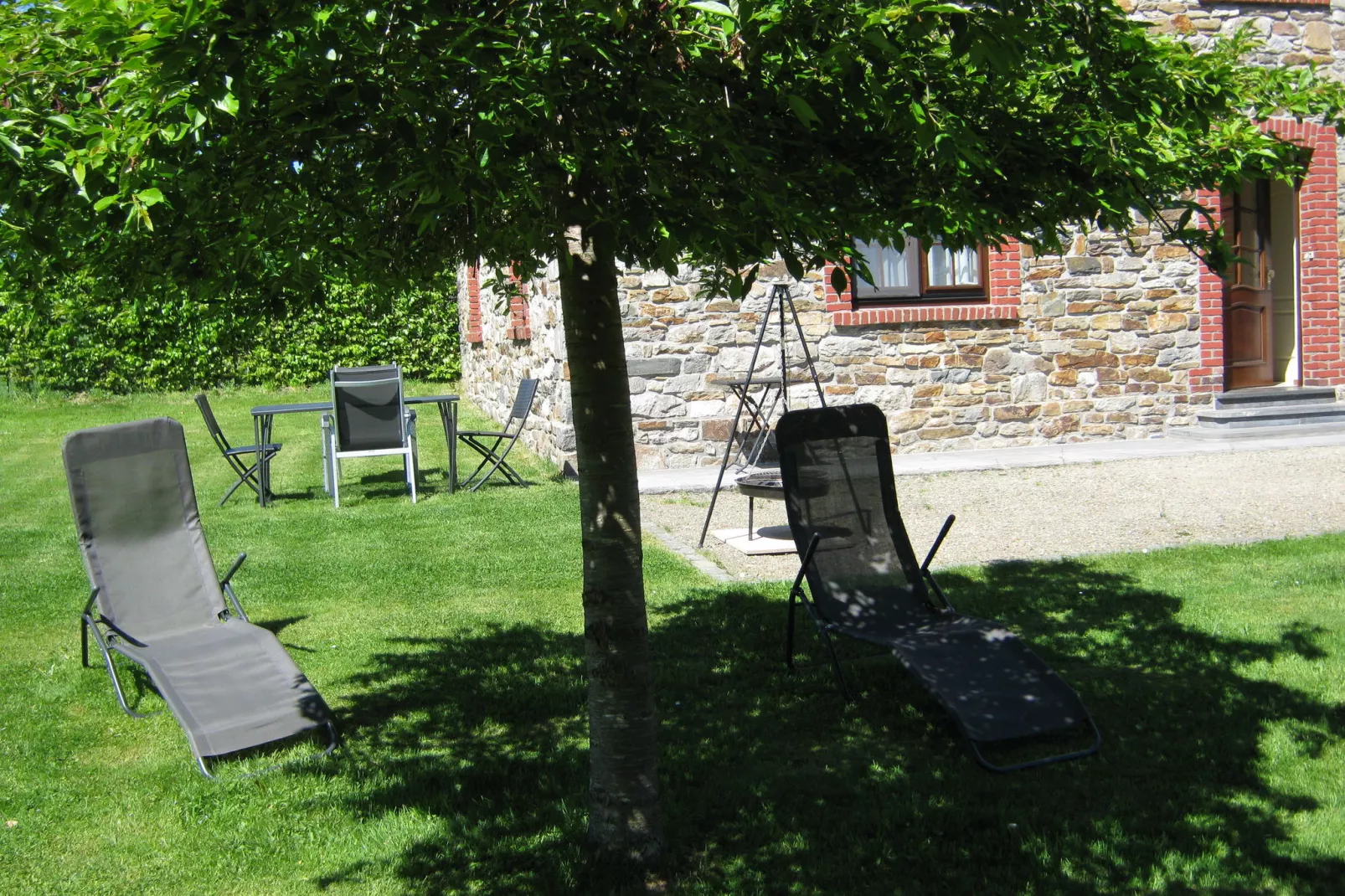 Haus Kohn-Gardens summer