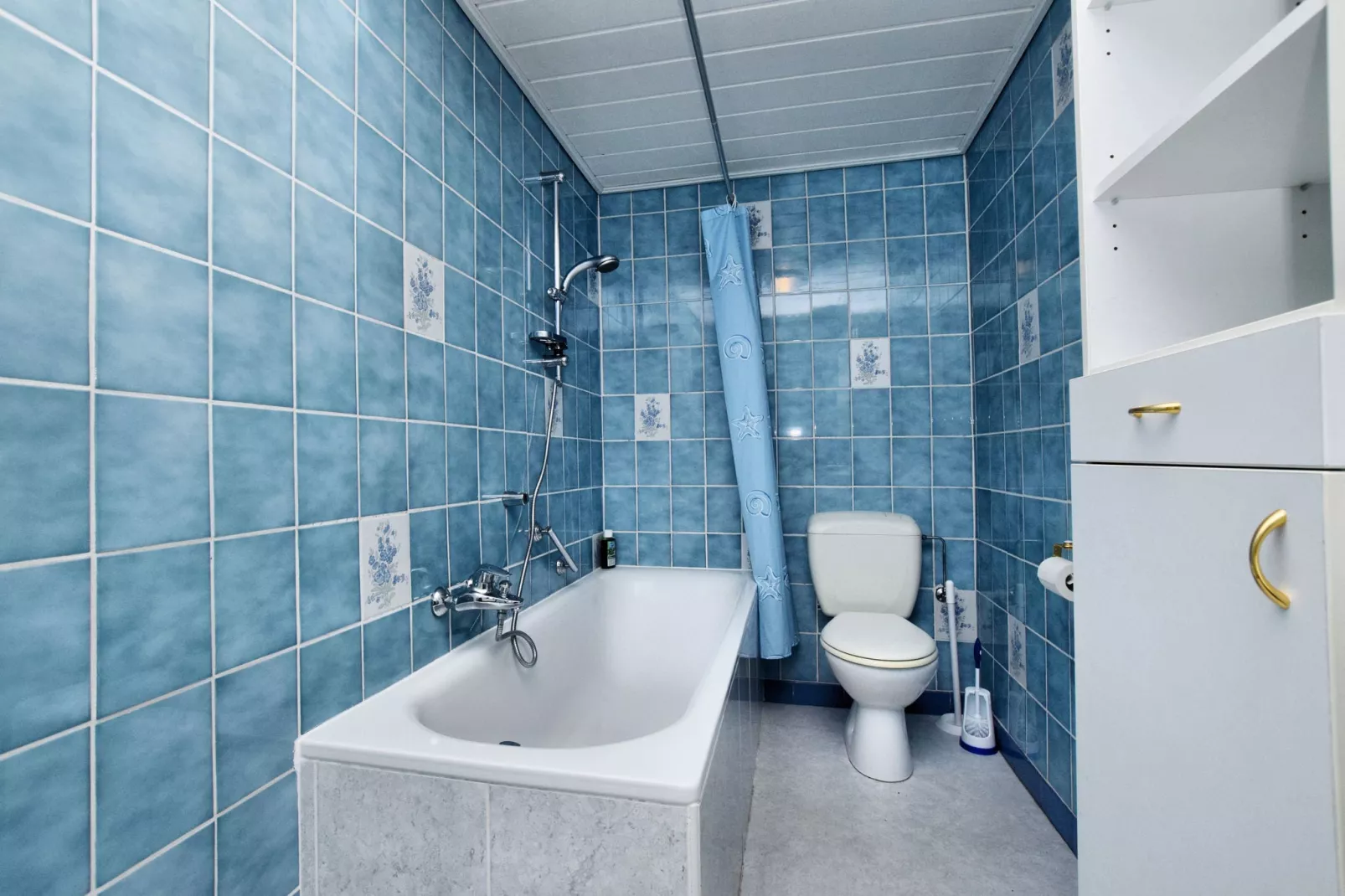 Haus Kohn-Bathroom