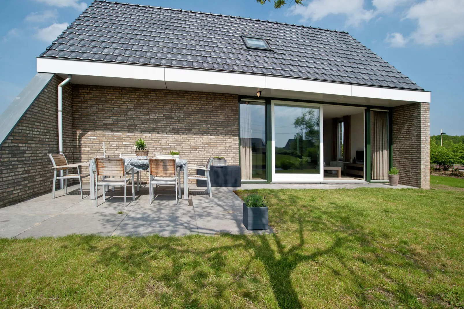 Maaspark Boschmolenplas - Tuinblik-Außenbereich Sommer