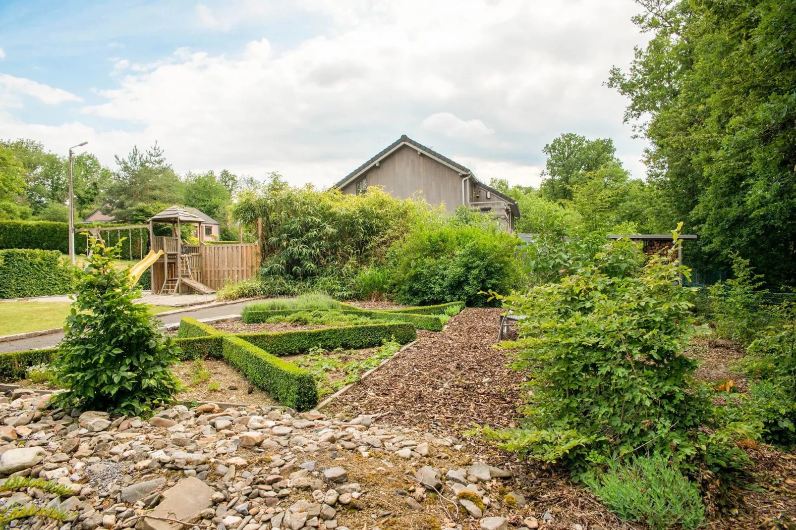 Villa Durbuy-Gardens summer