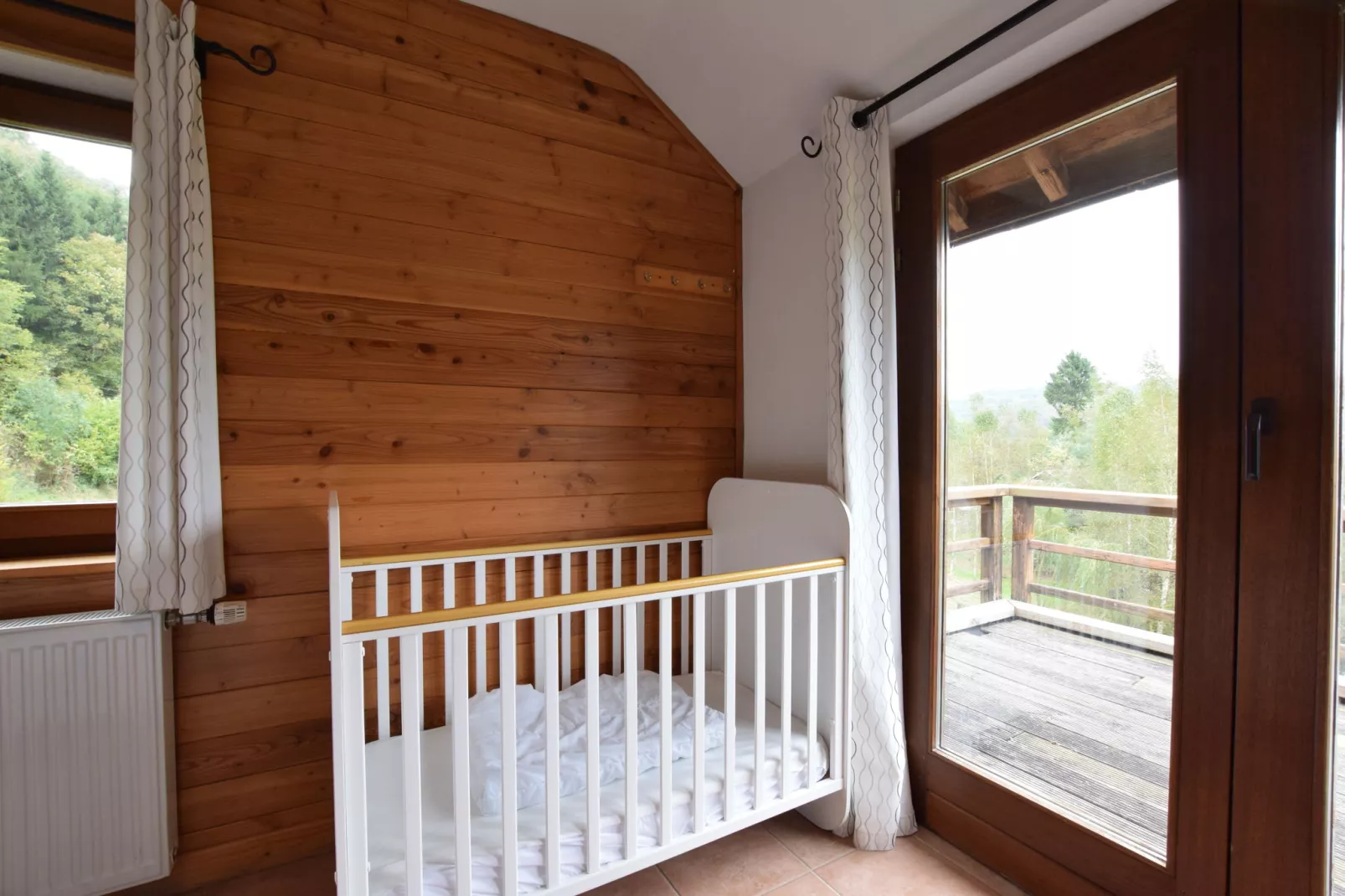 Les Mirettes-Bedroom