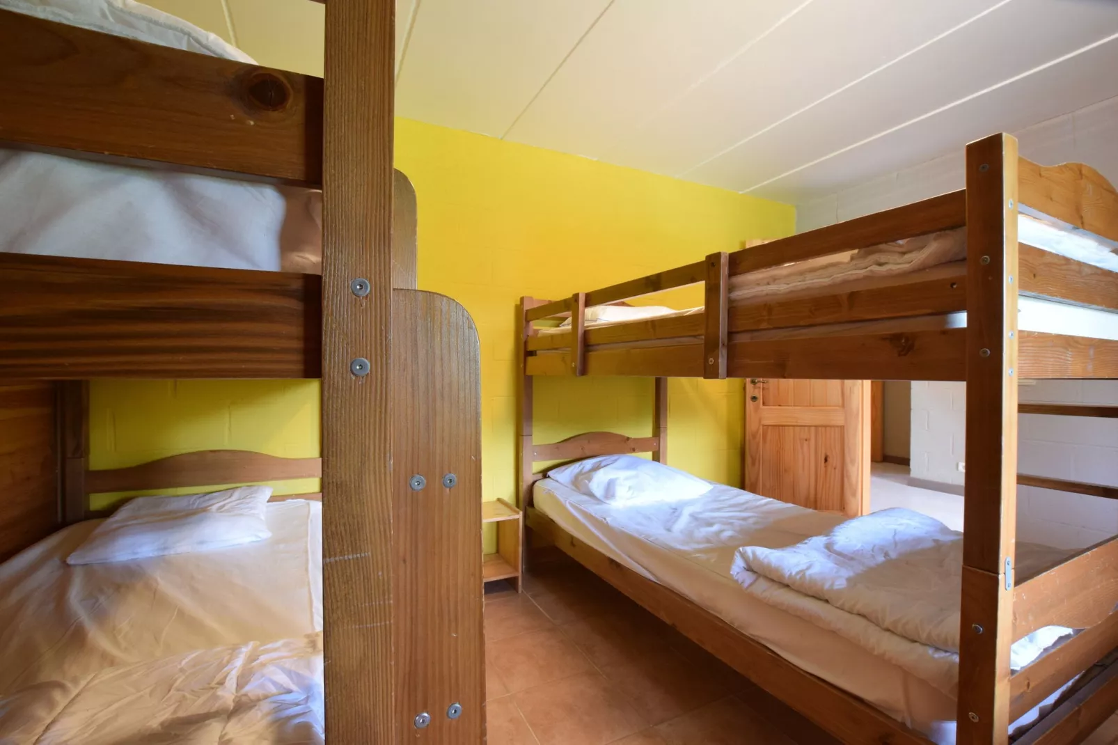 Les Mirettes-Bedroom