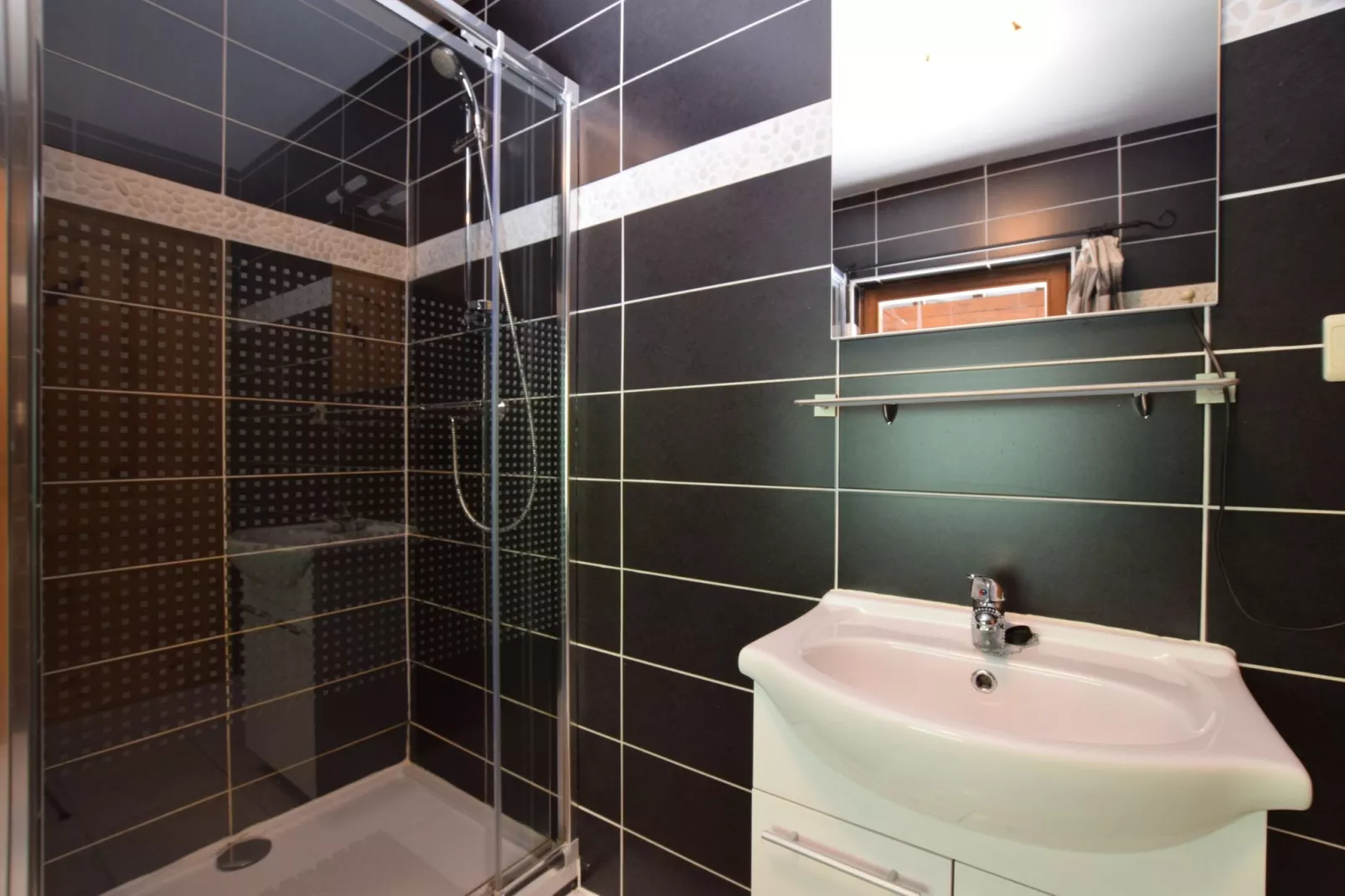 Les Mirettes-Bathroom