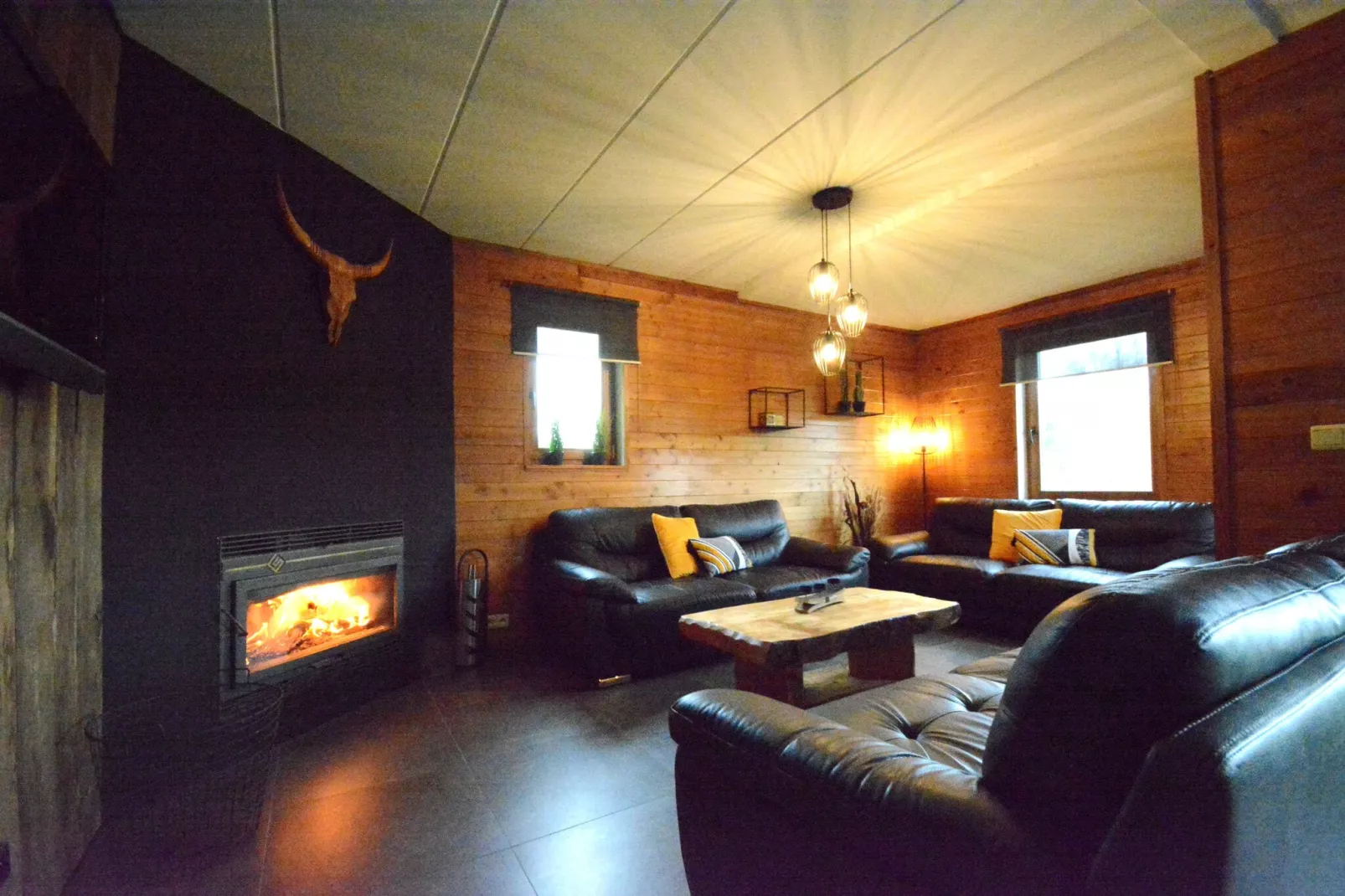 Les Mirettes-Living room