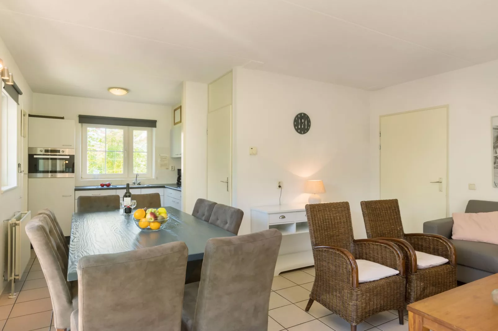 Villapark De Weerribben 1-Dining room