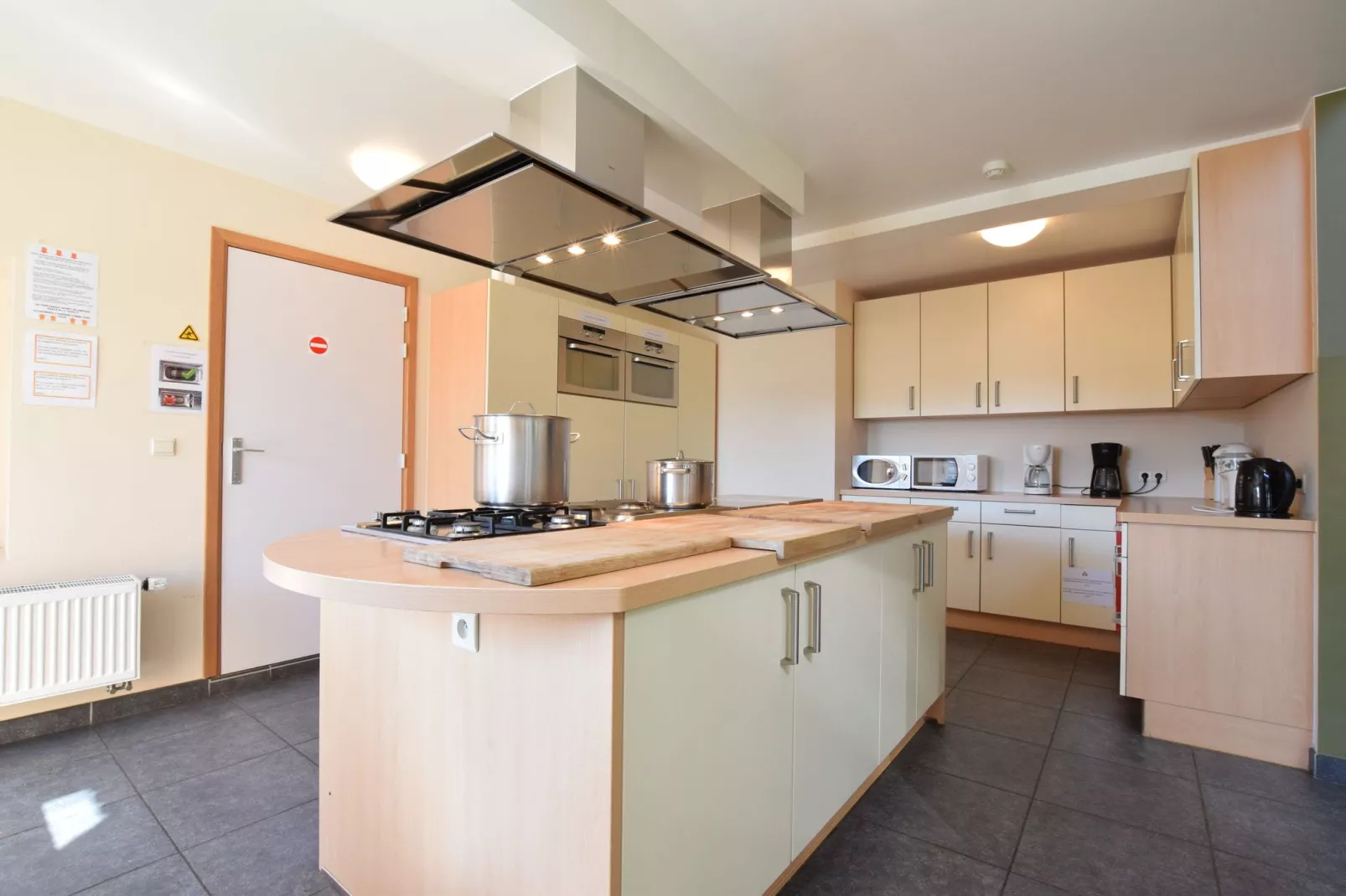 Les Bains 48 p-Kitchen