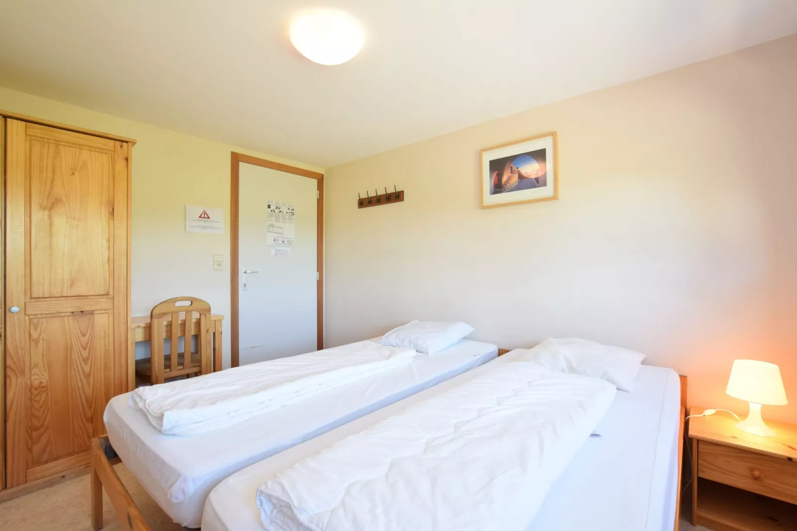 Les Bains 48 p-Bedroom