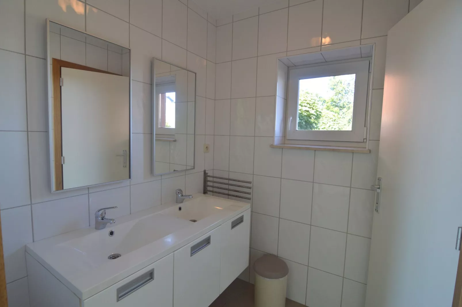 Les Bains 48 p-Bathroom