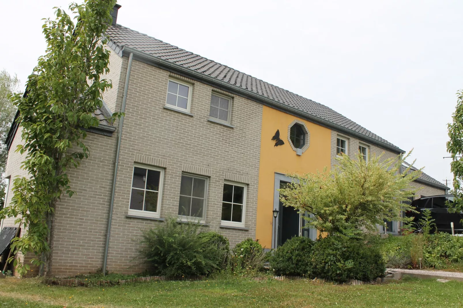 Residence Suprême-Exterior summer