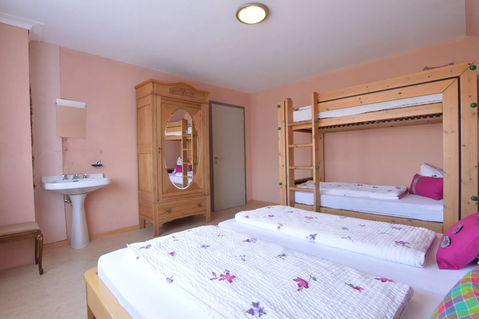 ArT Nika-Schlafzimmer