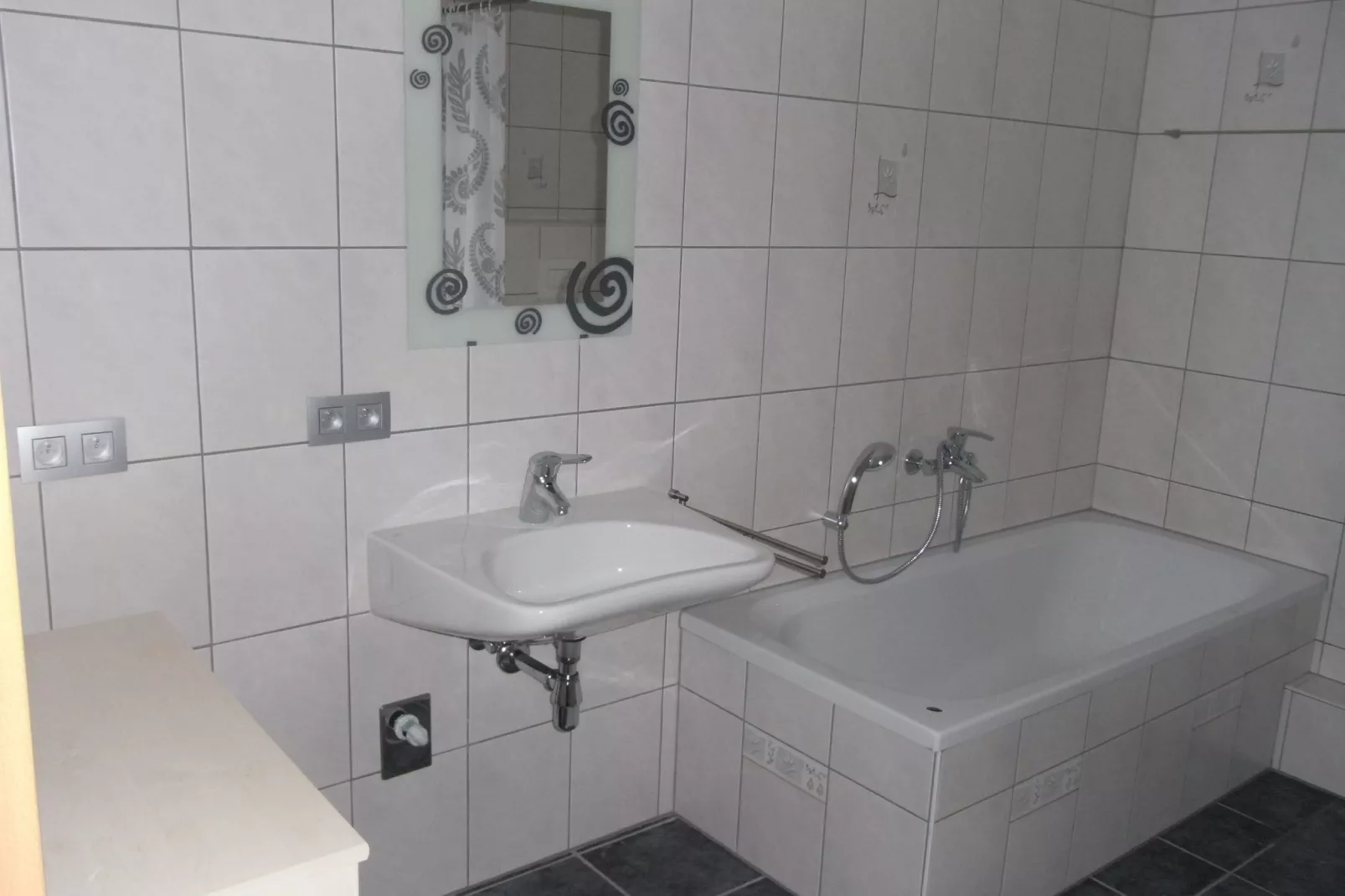 Anita-Bathroom