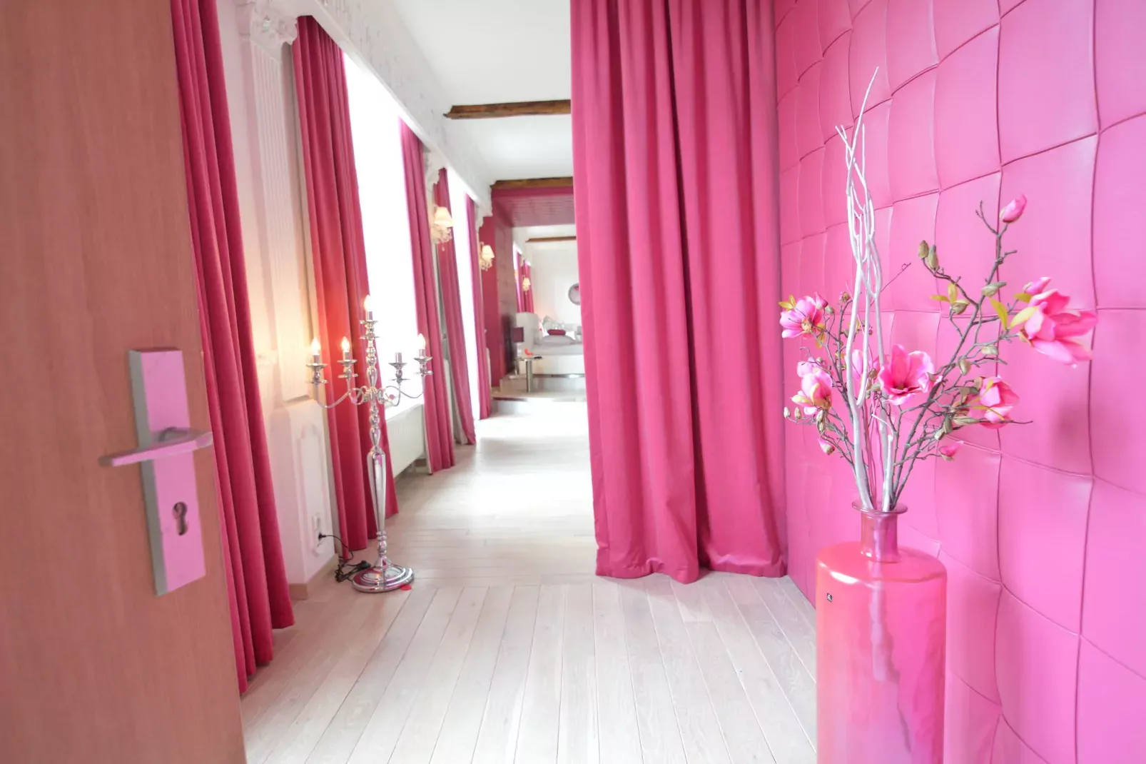 Le baiser d'Angeli-Reception hall