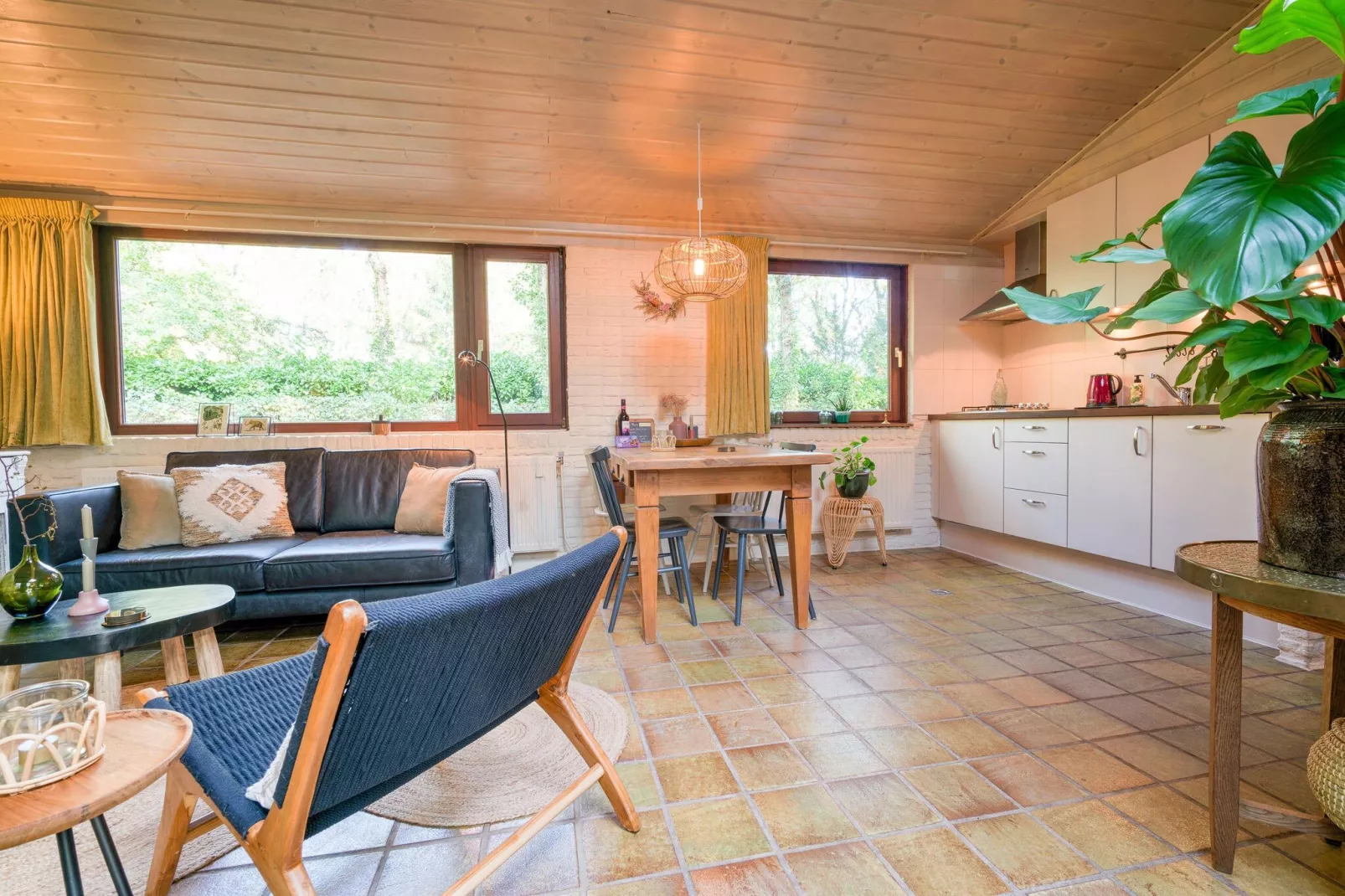 The Forest Cottage-Living room