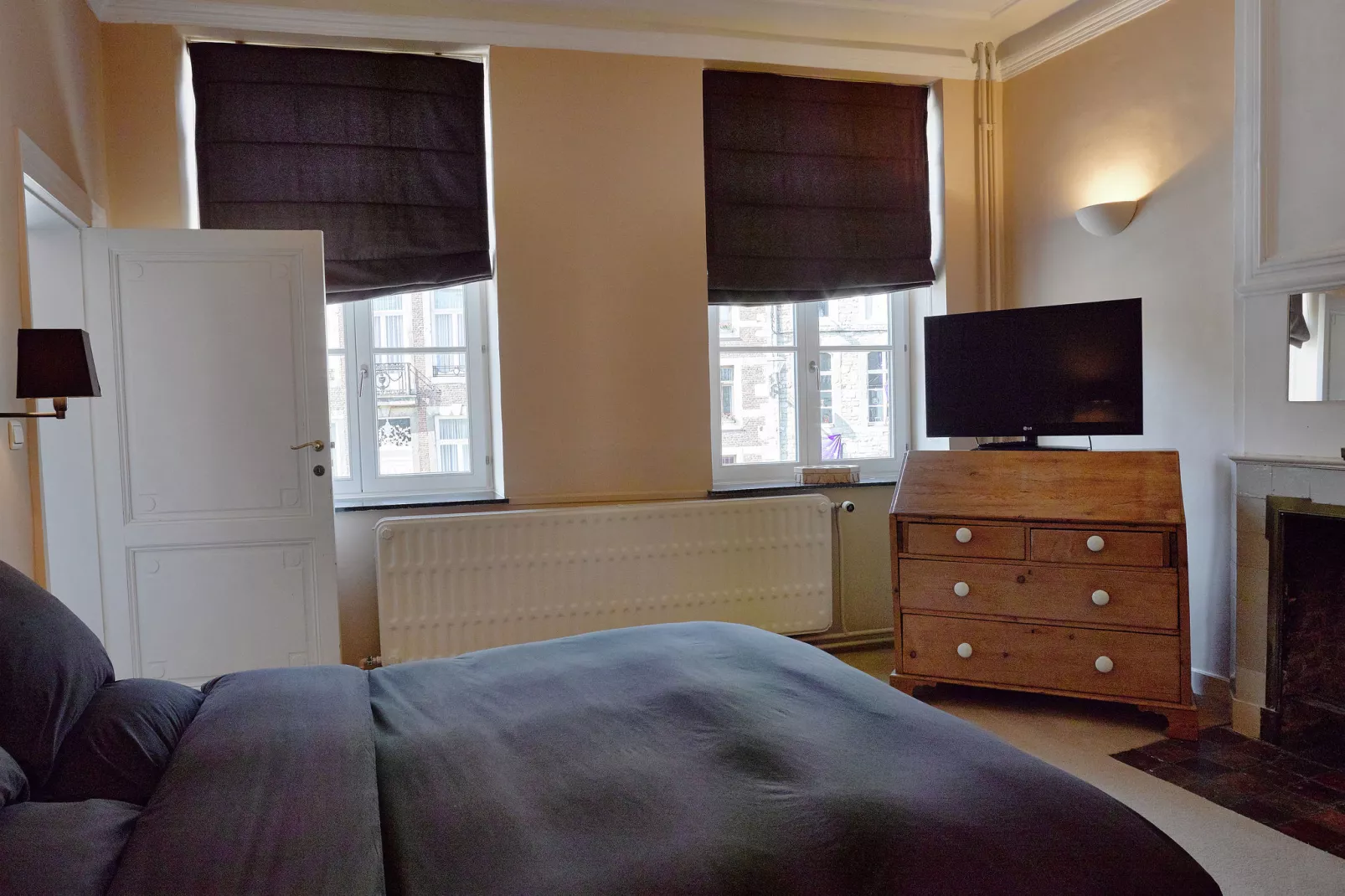 Le Dragon-Bedroom