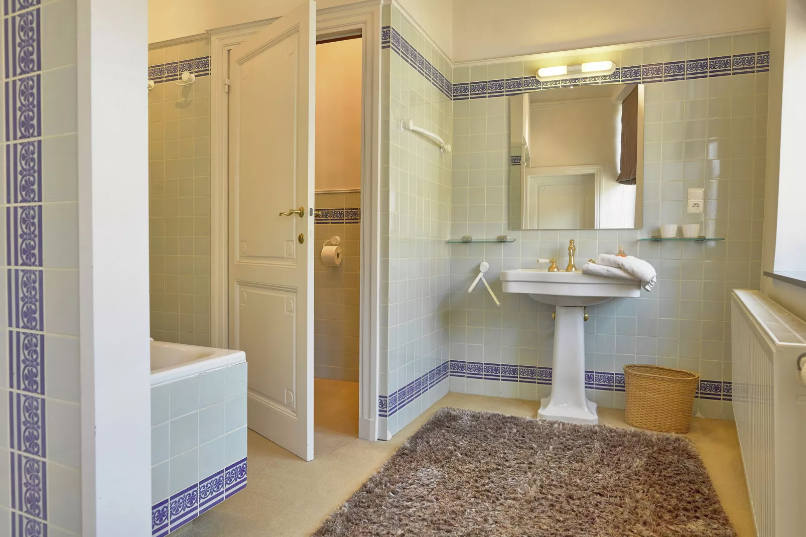 Le Dragon-Bathroom