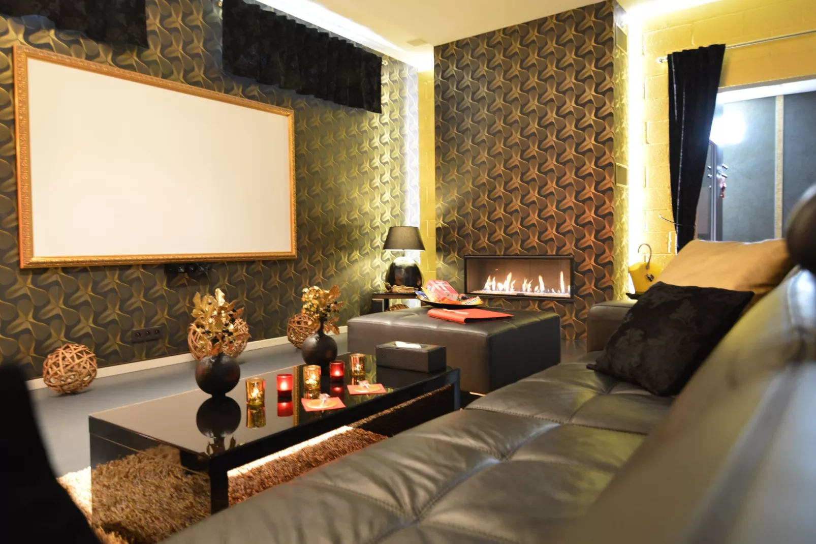 Gate One-Living room
