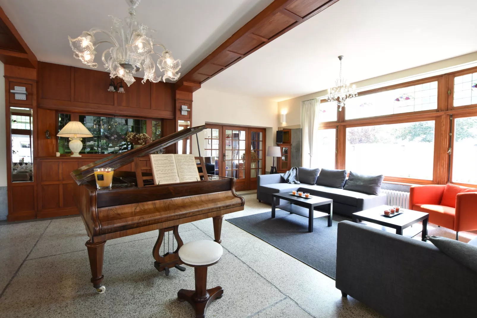 Het huis van Amelie 12  pers maximum-Living room