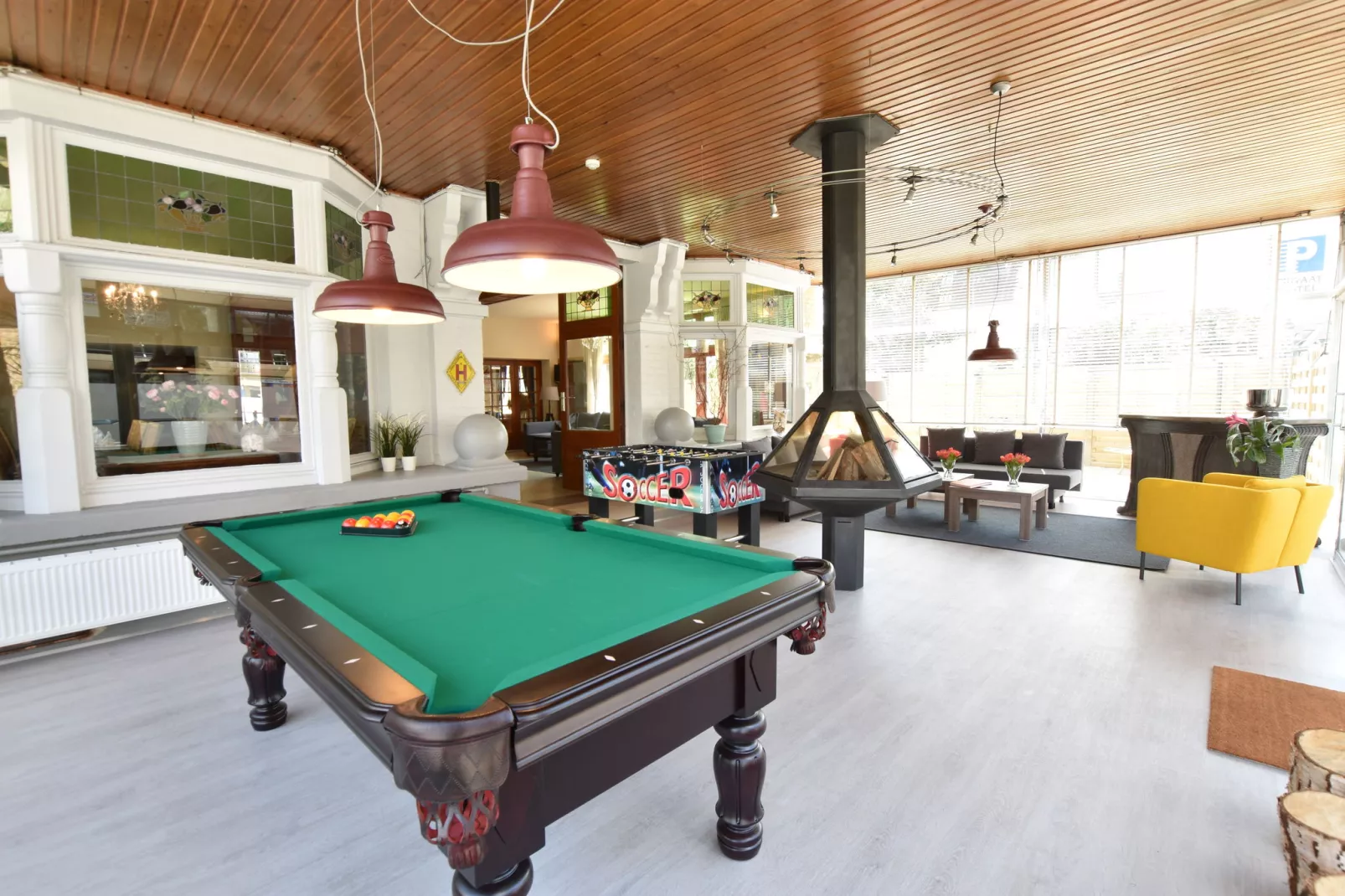 Het huis van Amelie 12  pers maximum-Living room